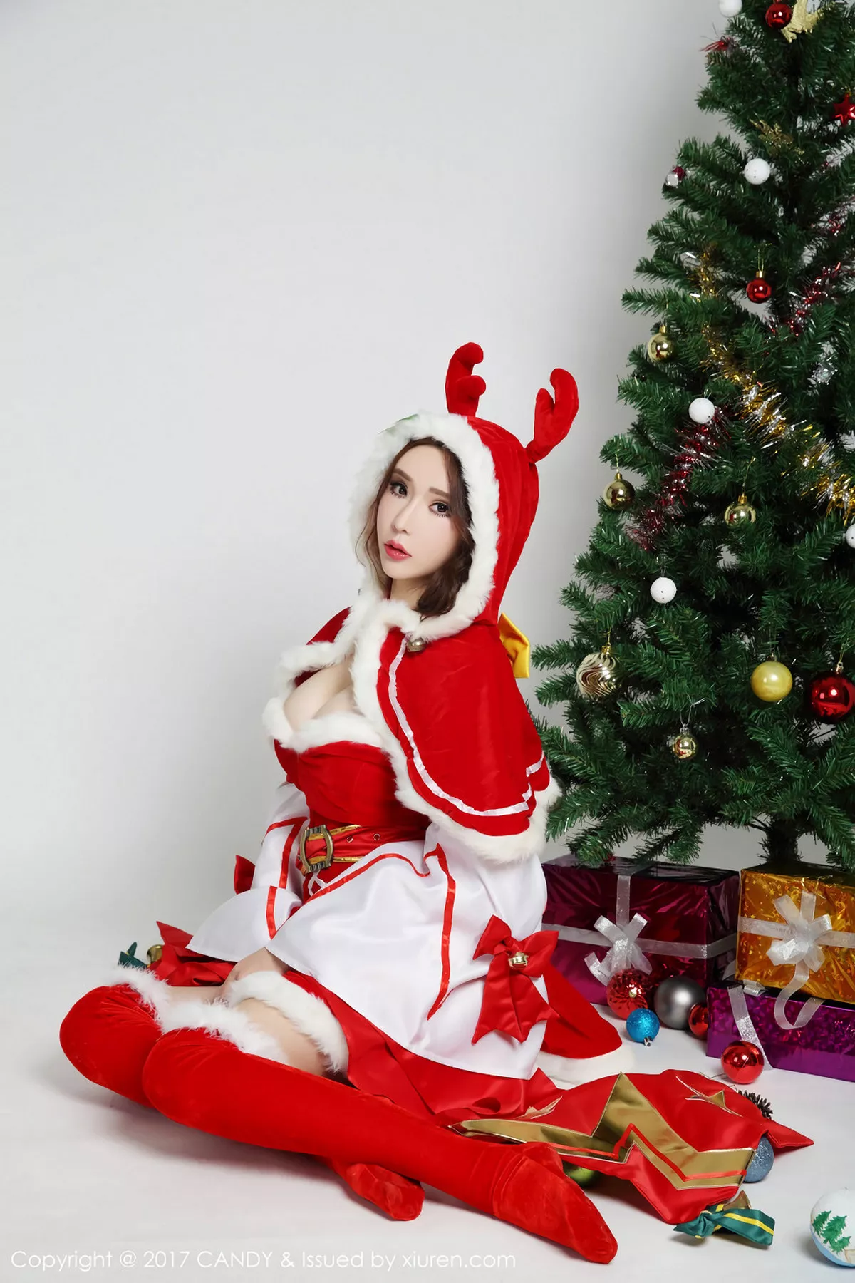 秀人集.com_[Candy糖果画报]Vol.047_网红馆模特合集圣诞主题红色圣诞女郎爆乳诱惑写真38P