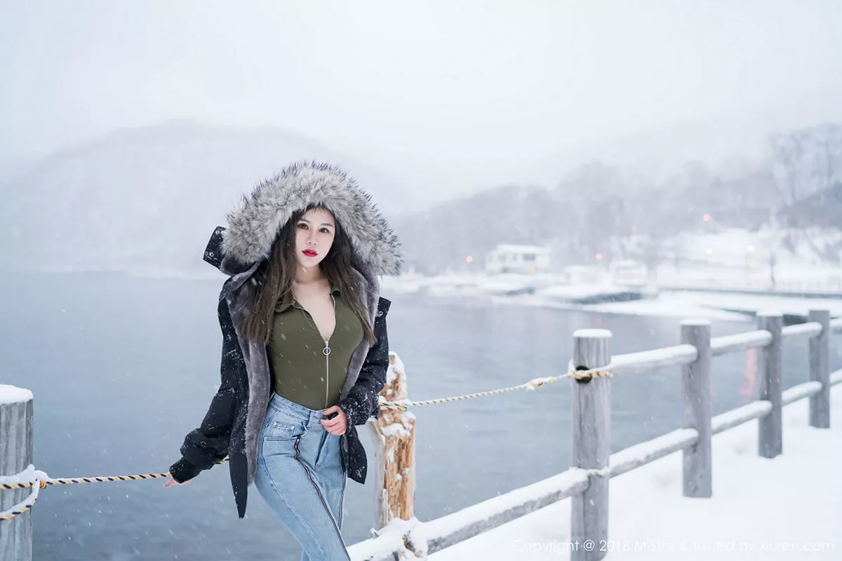 秀人集.com_[MiStar魅妍社]Vol.212_嫩模大奶昔Kyra北海道旅拍冰天雪地高叉连体衣诱惑写真40P