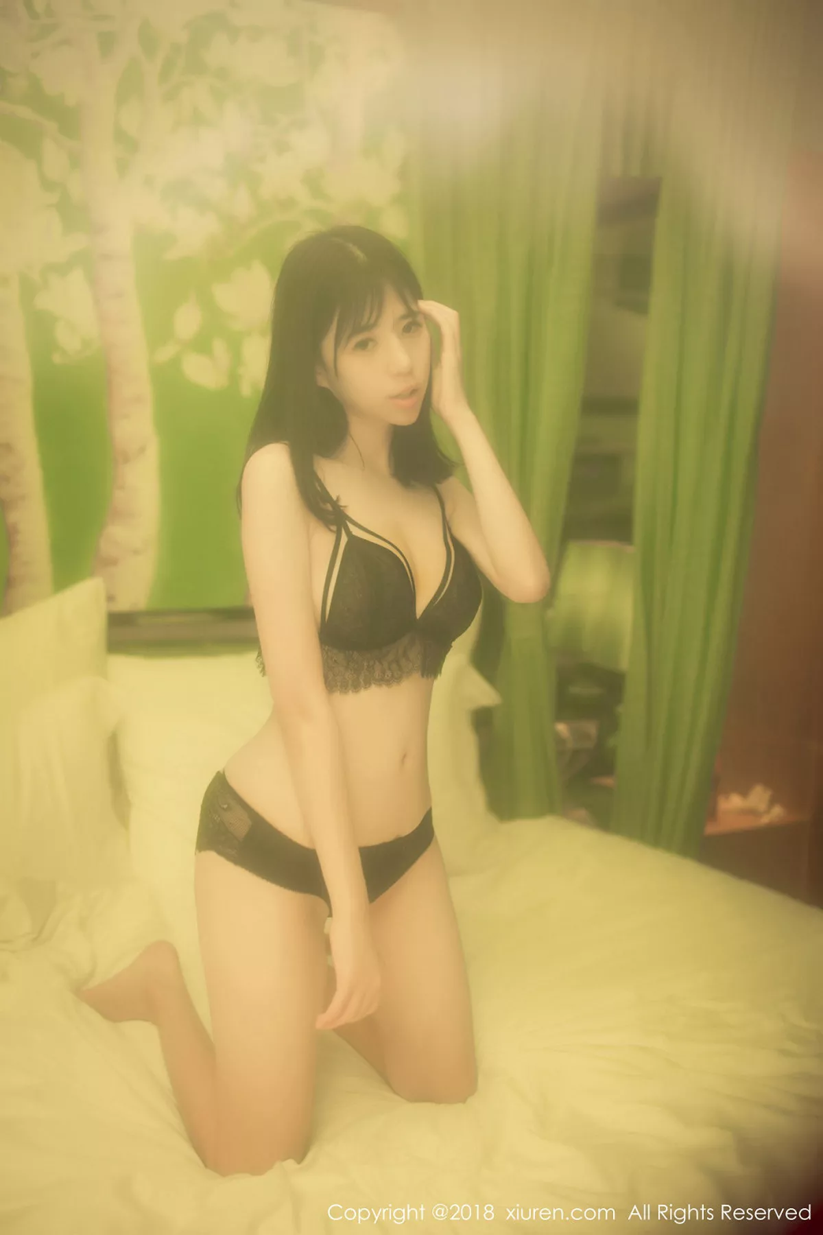秀人集.com_[XiuRen秀人网]No.1026_嫩模艾栗栗居家黑色蕾丝内衣+户外清新美腿魅惑写真42P