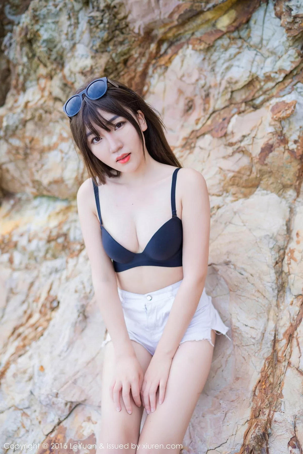 秀人集.com_[LeYuan星乐园]Vol.011_嫩模冷不丁海边性感比基尼白嫩肌肤完美身材迷人写真54P