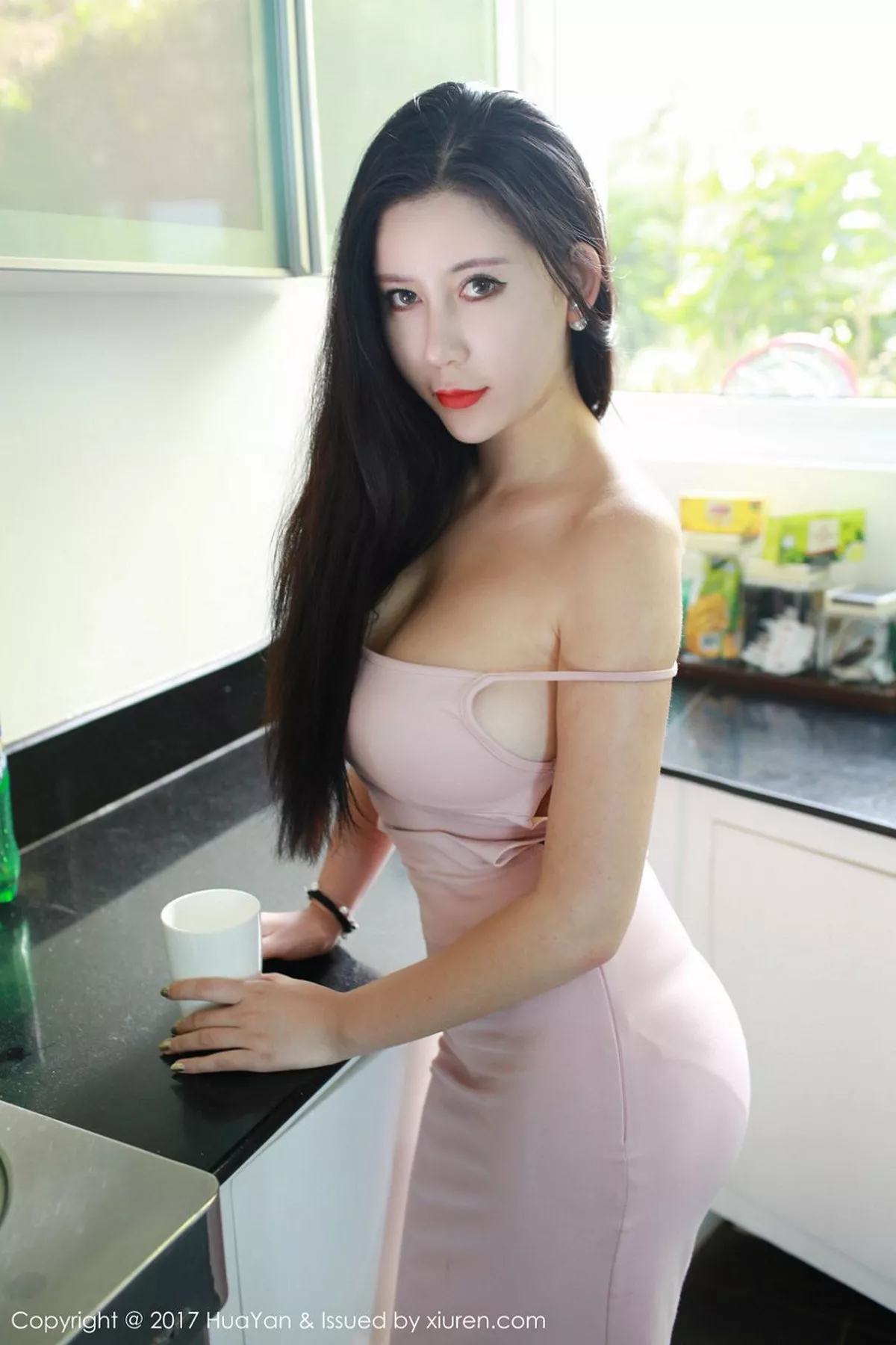 秀人集.com_[HuaYan花の颜]Vol.022_嫩模Abby李雅长滩岛旅拍粉红吊带裙秀超级豪乳诱惑写真50P