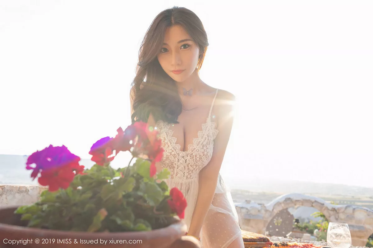 秀人集.com_[IMISS爱蜜社]Vol.382_女神小狐狸Kathryn土耳其旅拍私房内衣秀完美身材诱惑写真43P