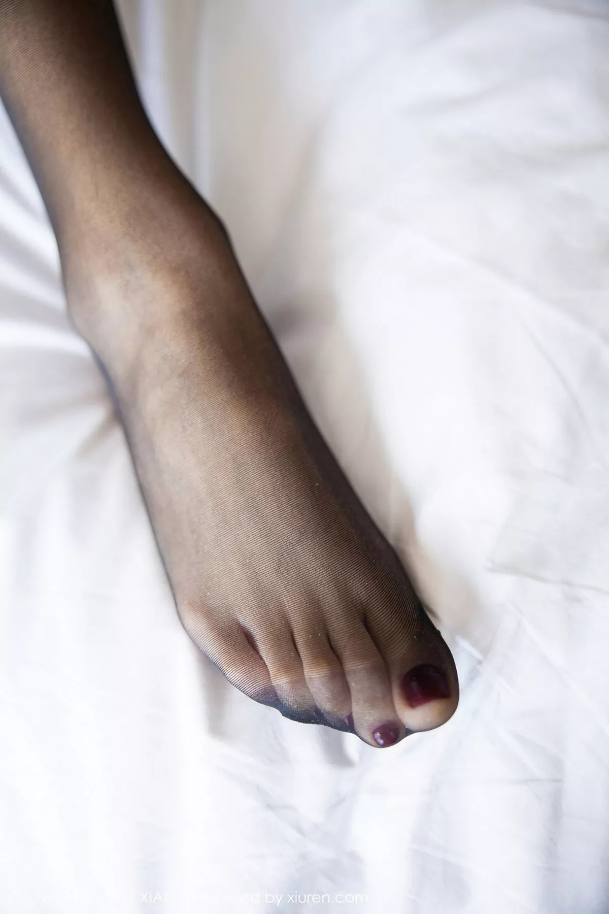 秀人集.com_[XiaoYu画语界]Vol.222_女神Miko酱吖圣诞主题私房床上黑色吊带蕾丝袜惹火诱惑写真110P