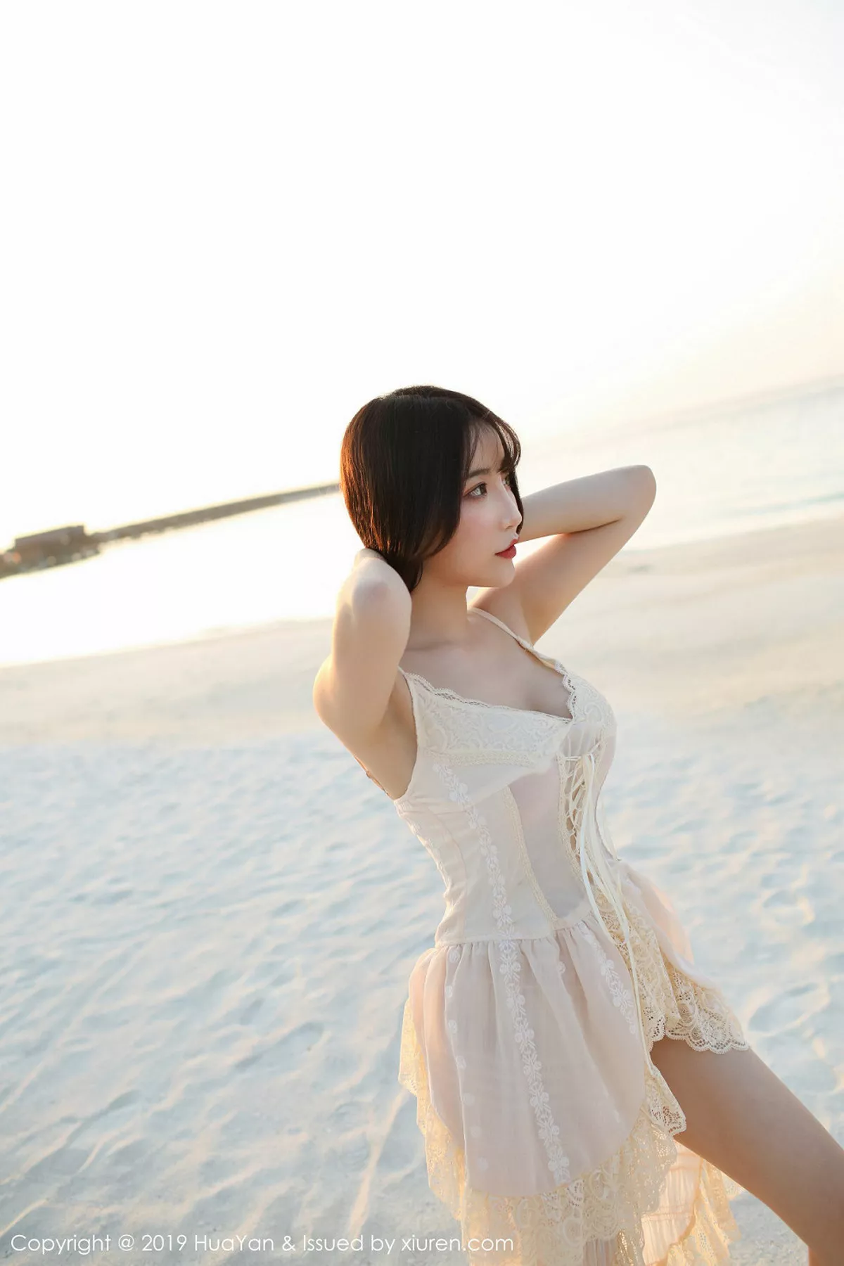 秀人集.com_[HuaYan花の颜]Vol.068_女神绯月樱-Cherry马代旅拍私房白色内衣露童颜巨乳诱惑写真51P