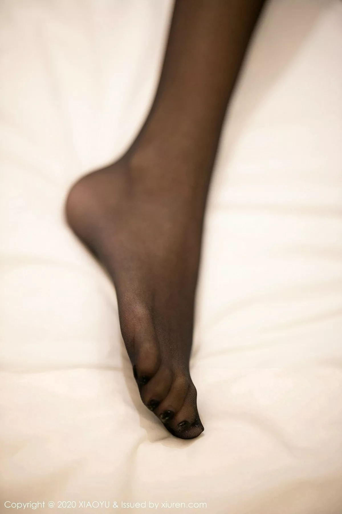 秀人集.com_[XiaoYu画语界]Vol.265_气质女神Carry性感黑色内衣配红超短裙黑丝袜撩人诱惑写真82P