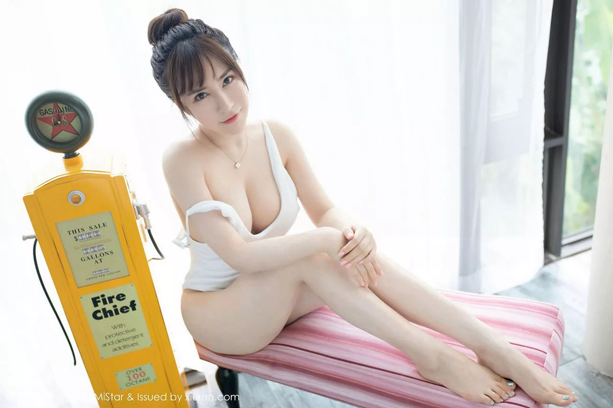 秀人集.com_[MiStar魅妍社]Vol.320_嫩模夏希子户外泳池边性感比基尼秀童颜巨乳诱人写真40P