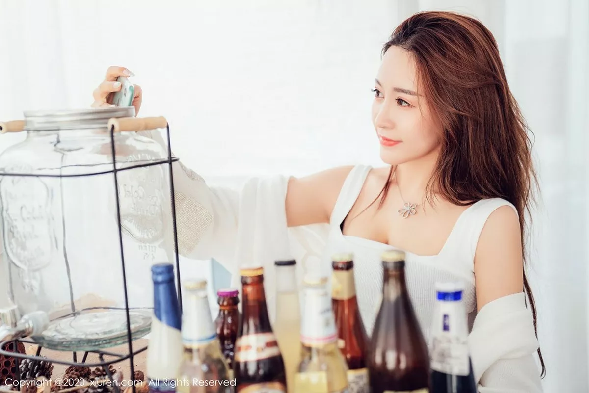 秀人集.com_[XiuRen秀人网]No.2121_嫩模周井空私房白色透亮低胸衣秀白嫩豪乳撩人诱惑写真40P