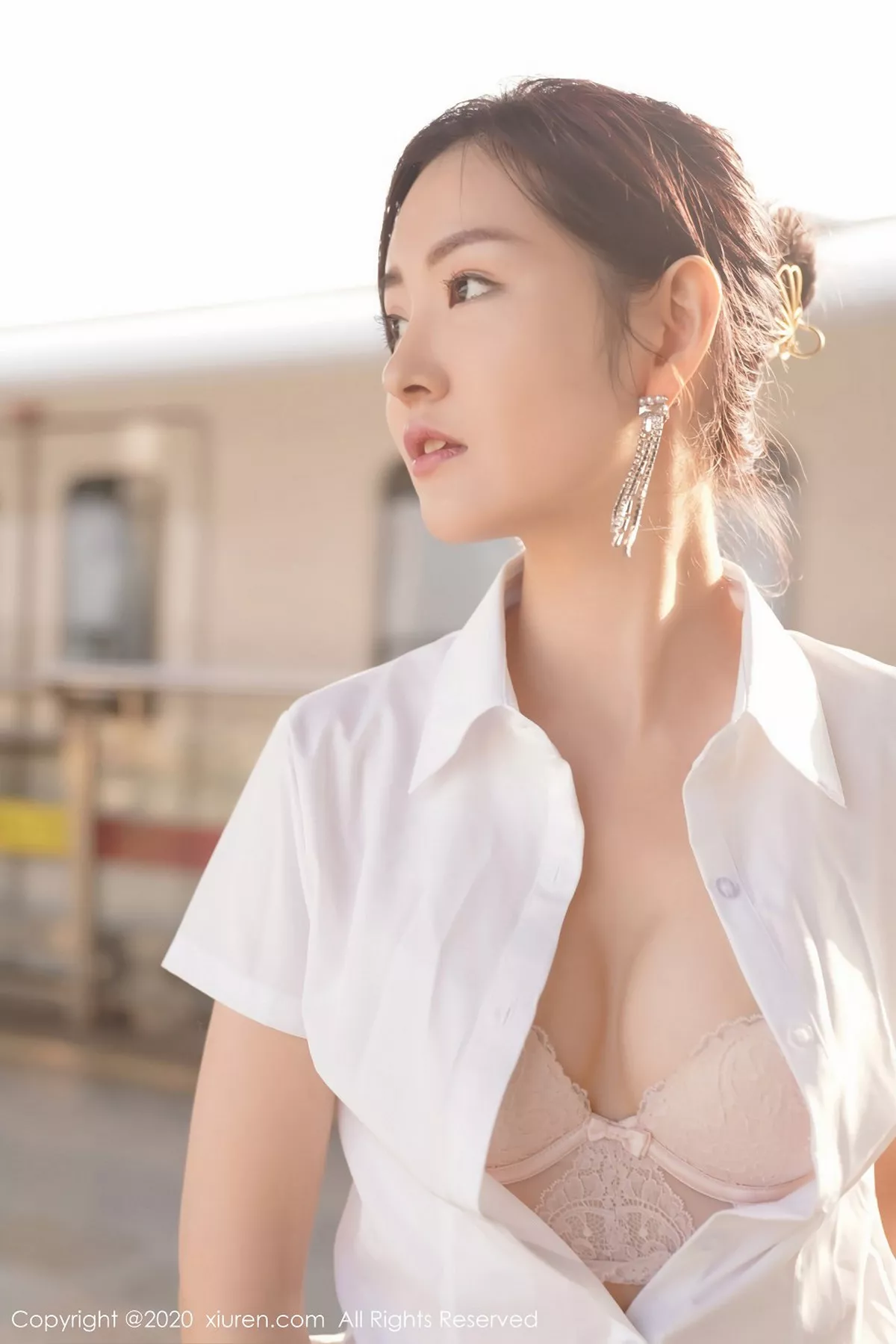 秀人集.com_[XiuRen秀人网]No.2202_嫩模沈梦瑶地铁场景主题性感秘书制服黑短裙下黑丝美腿诱惑写真140P