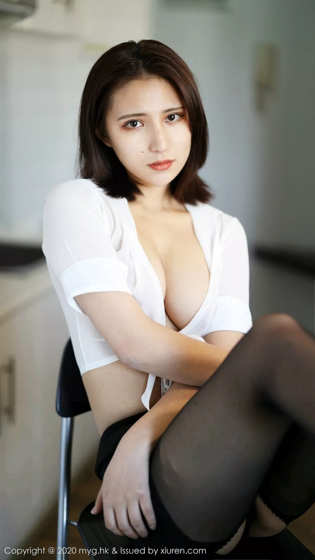 秀人集.com_[MyGirl美媛馆]Vol.437_嫩模久久Aimee私房白衬衣配开档肉丝裤袜半脱撩人诱惑写真47P