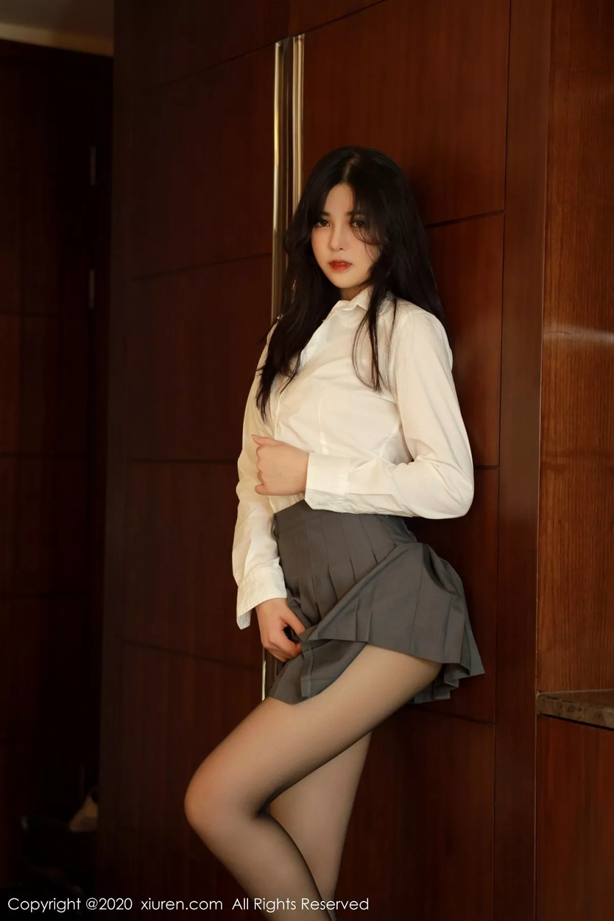 秀人集.com_[XiuRen秀人网]No.2330_嫩模韩静安私房性感白衬衣配短裙黑丝裤袜秀完美身材性感写真40P