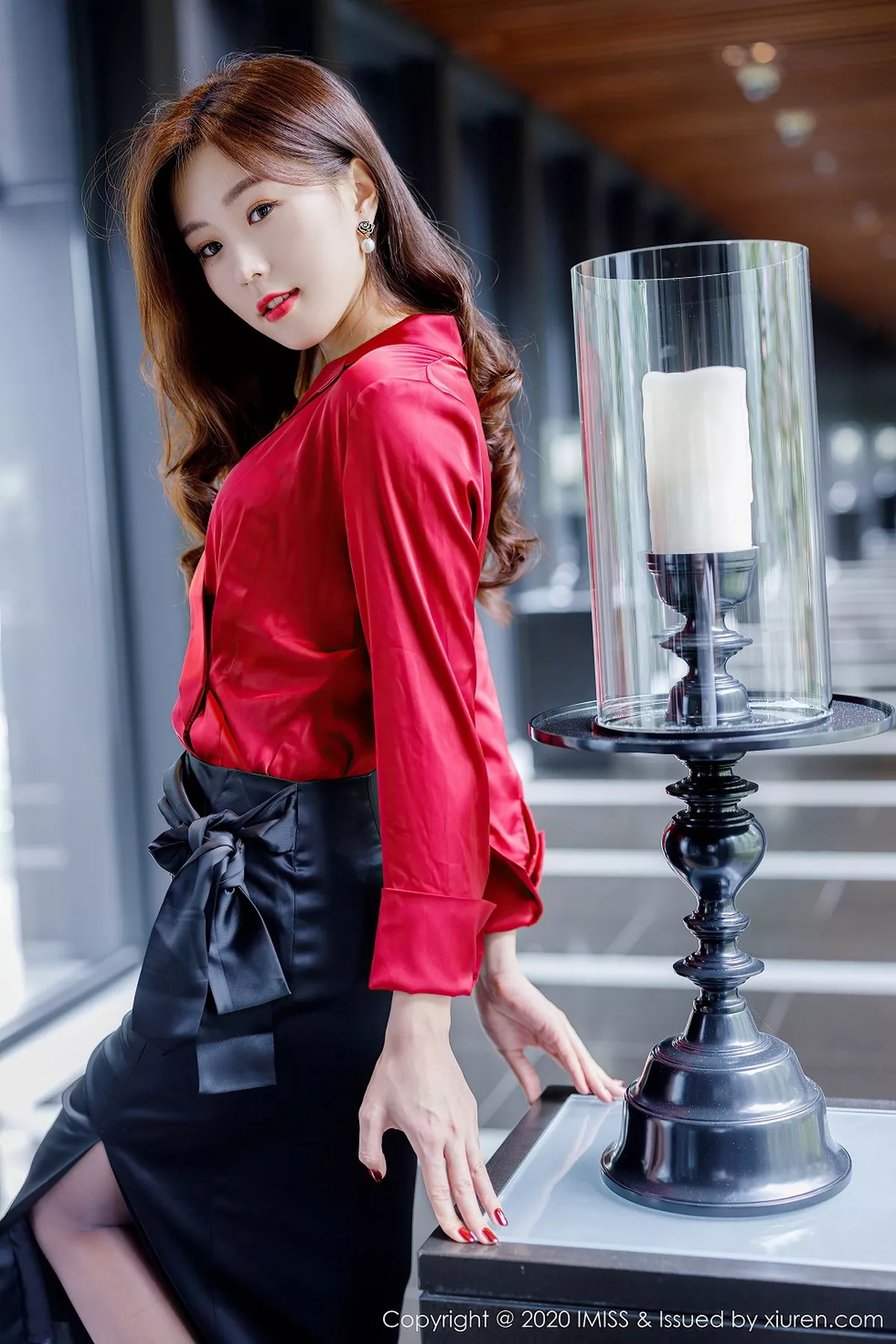 秀人集.com_[IMISS爱蜜社]Vol.502_嫩模杨紫嫣Cynthia心愿旅拍红色典雅礼裙配黑丝裤袜诱惑写真55P