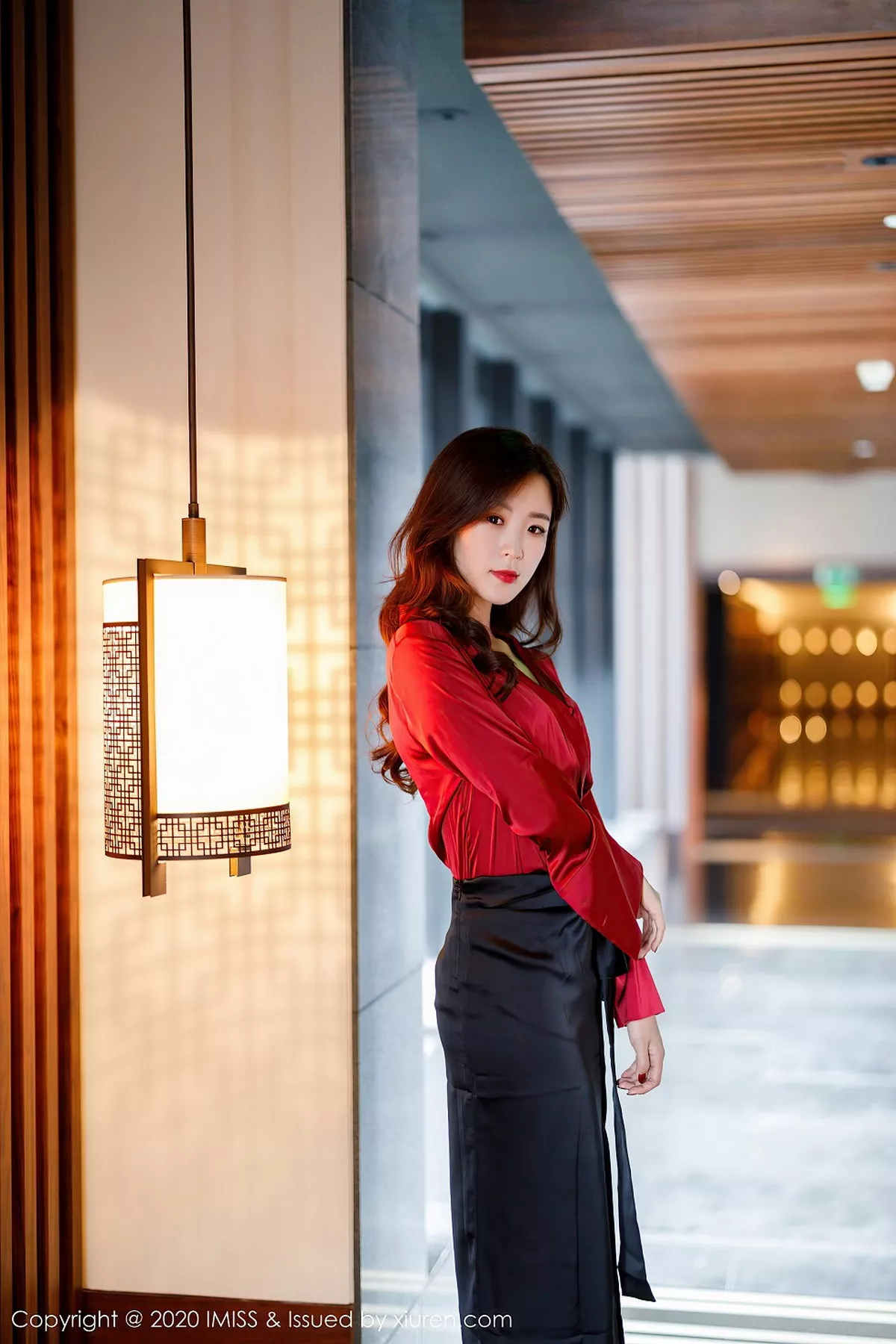 秀人集.com_[IMISS爱蜜社]Vol.502_嫩模杨紫嫣Cynthia心愿旅拍红色典雅礼裙配黑丝裤袜诱惑写真55P