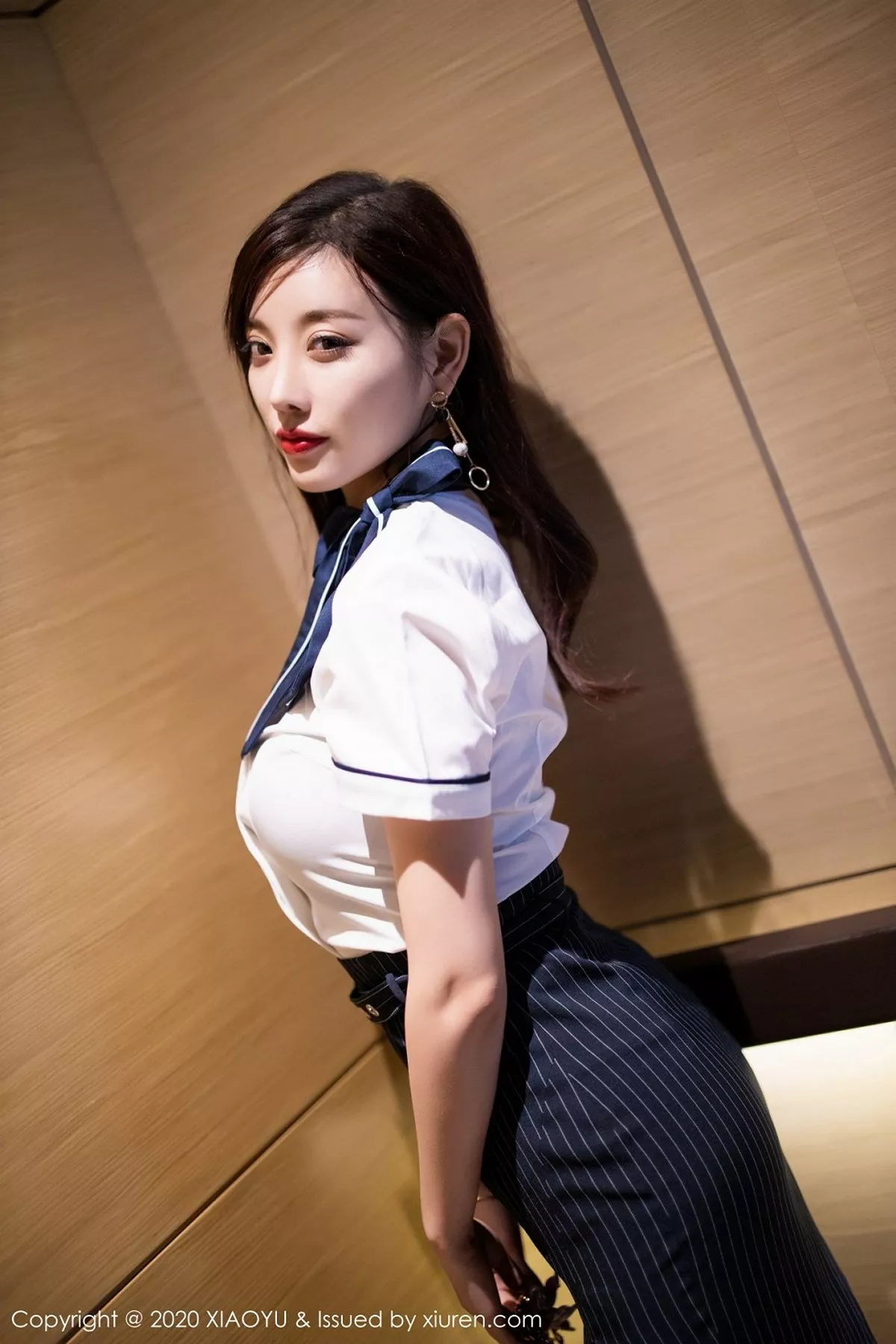 秀人集.com_[XiaoYu画语界]Vol.393_女神杨晨晨sugar私房床上半脱制服露黑丝裤袜撩人诱惑写真92P