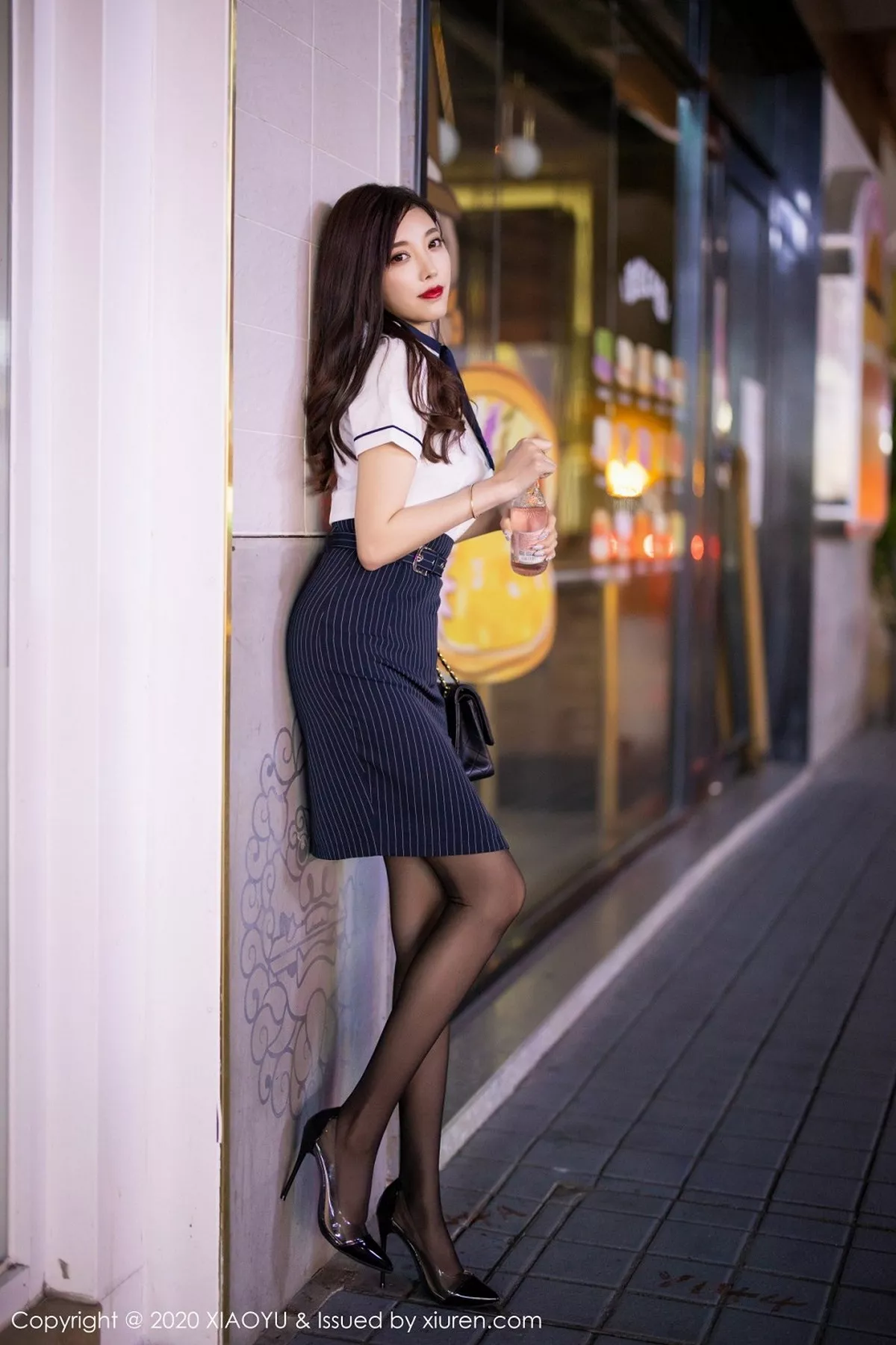 秀人集.com_[XiaoYu画语界]Vol.393_女神杨晨晨sugar私房床上半脱制服露黑丝裤袜撩人诱惑写真92P