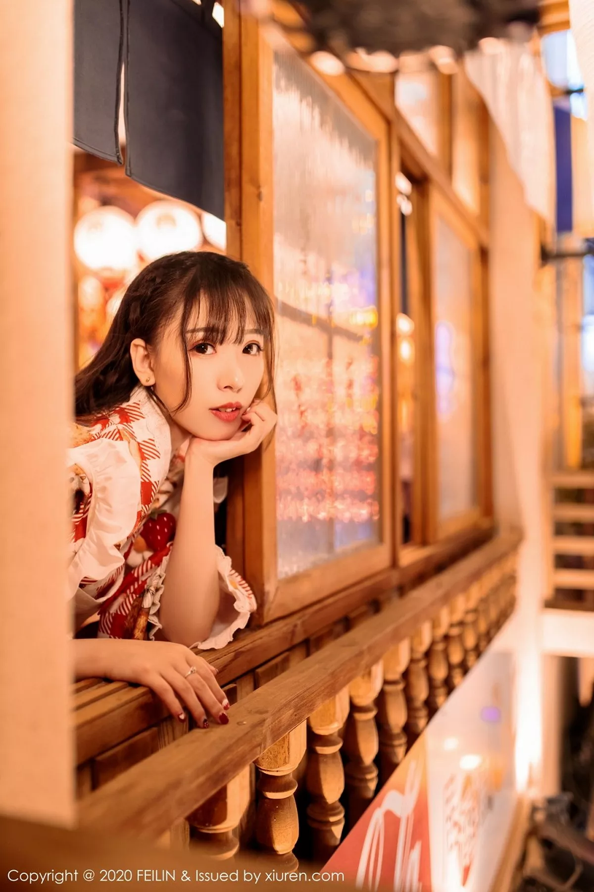 秀人集.com_[FeiLin嗲囡囡]VOL.360_嫩模小波多私房日系风团花锦簇半脱秀凹凸身材诱惑写真50P