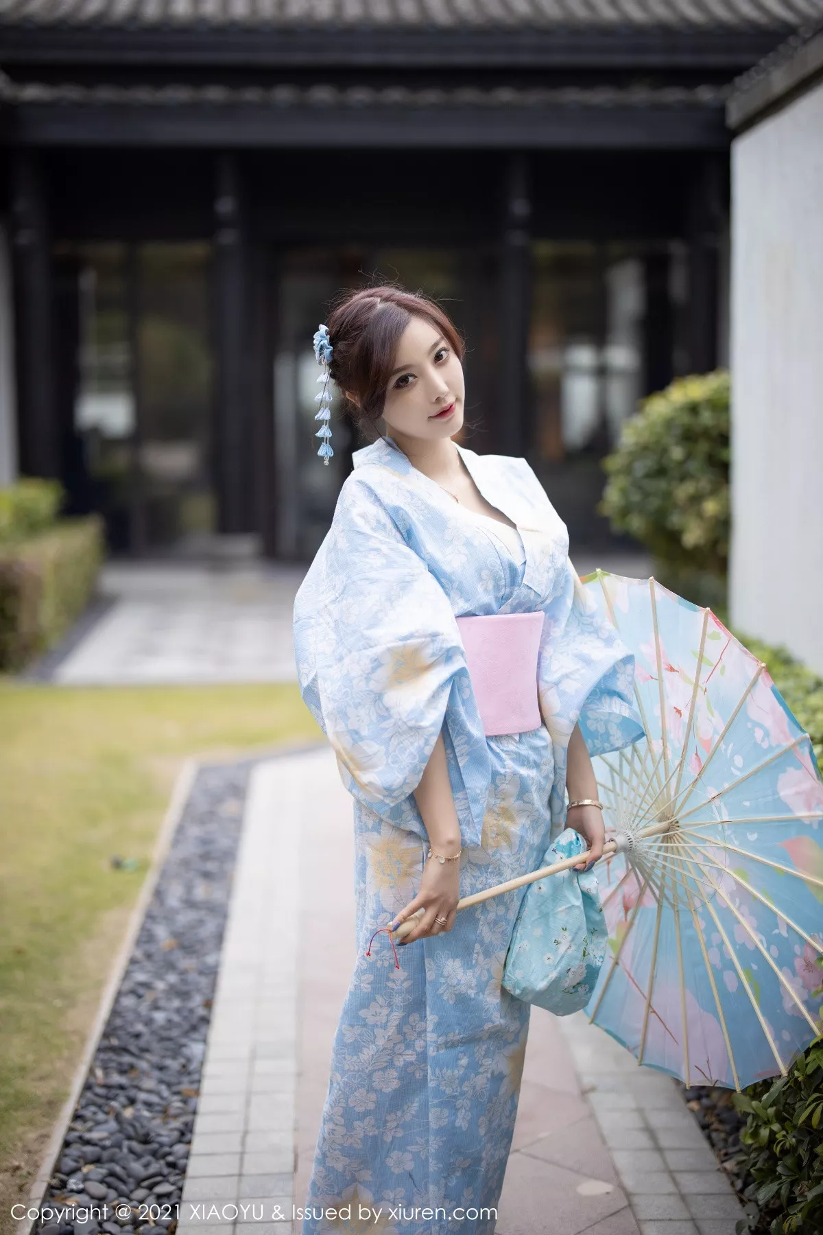 秀人集.com_[XiaoYu画语界]Vol.482_女神杨晨晨sugar厦门旅拍户外日式和服系列半脱撩人诱惑写真80P