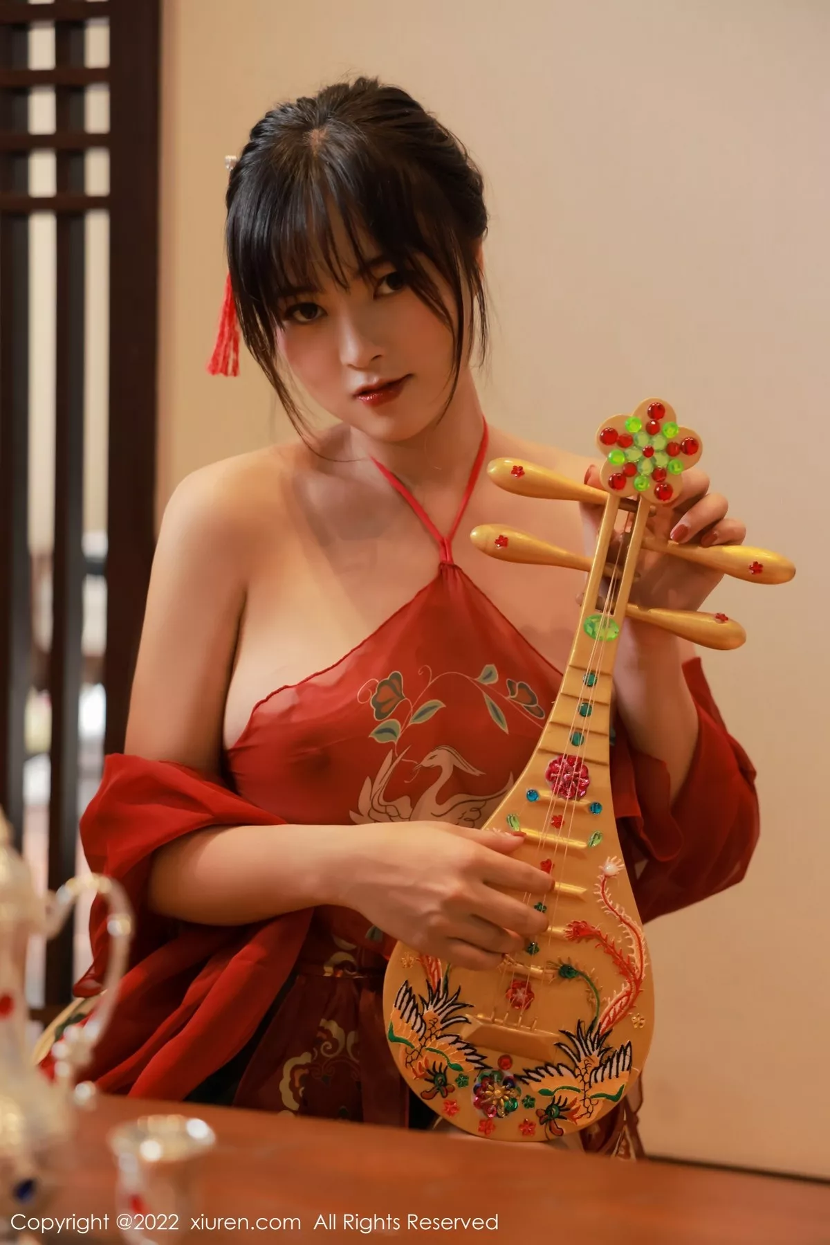 秀人集.com_[XiuRen秀人网]No.5222_模特奈沐子澳门旅拍室内场景红色轻透古装肚兜配丁字裤诱惑写真47P