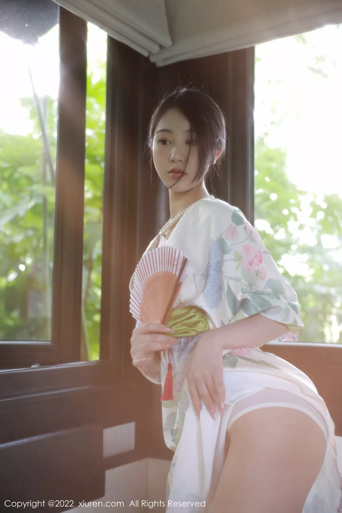 秀人集.com_[XiuRen秀人网]No.5514_模特谢晚晚性感白色带花纹长裙配原色丝袜秀完美身材诱惑写真111P