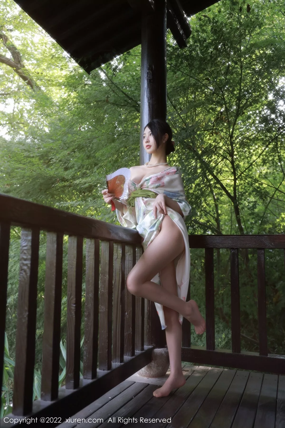 秀人集.com_[XiuRen秀人网]No.5514_模特谢晚晚性感白色带花纹长裙配原色丝袜秀完美身材诱惑写真111P