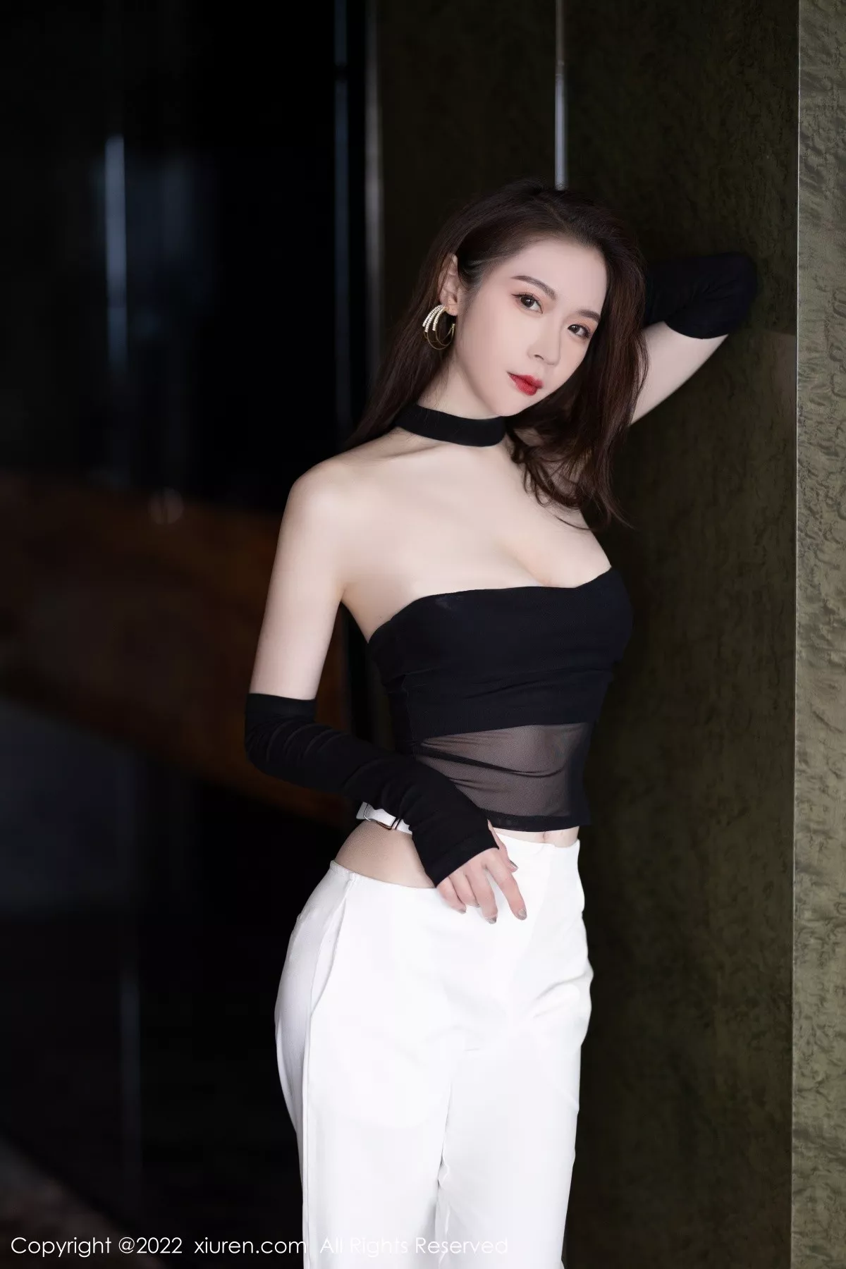 秀人集.com_[XiuRen秀人网]No.5487_模特梦心玥黑色轻透露肩网纱配白长裤半脱秀曼妙身姿诱惑写真80P