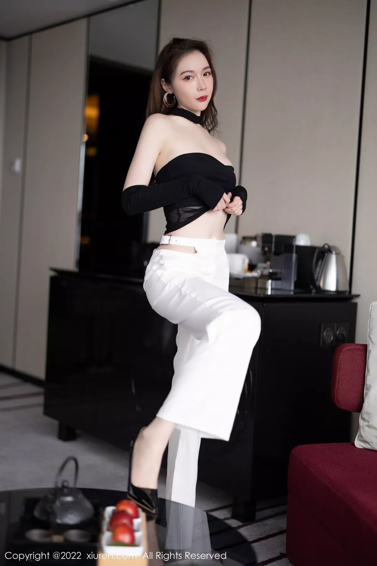 秀人集.com_[XiuRen秀人网]No.5487_模特梦心玥黑色轻透露肩网纱配白长裤半脱秀曼妙身姿诱惑写真80P