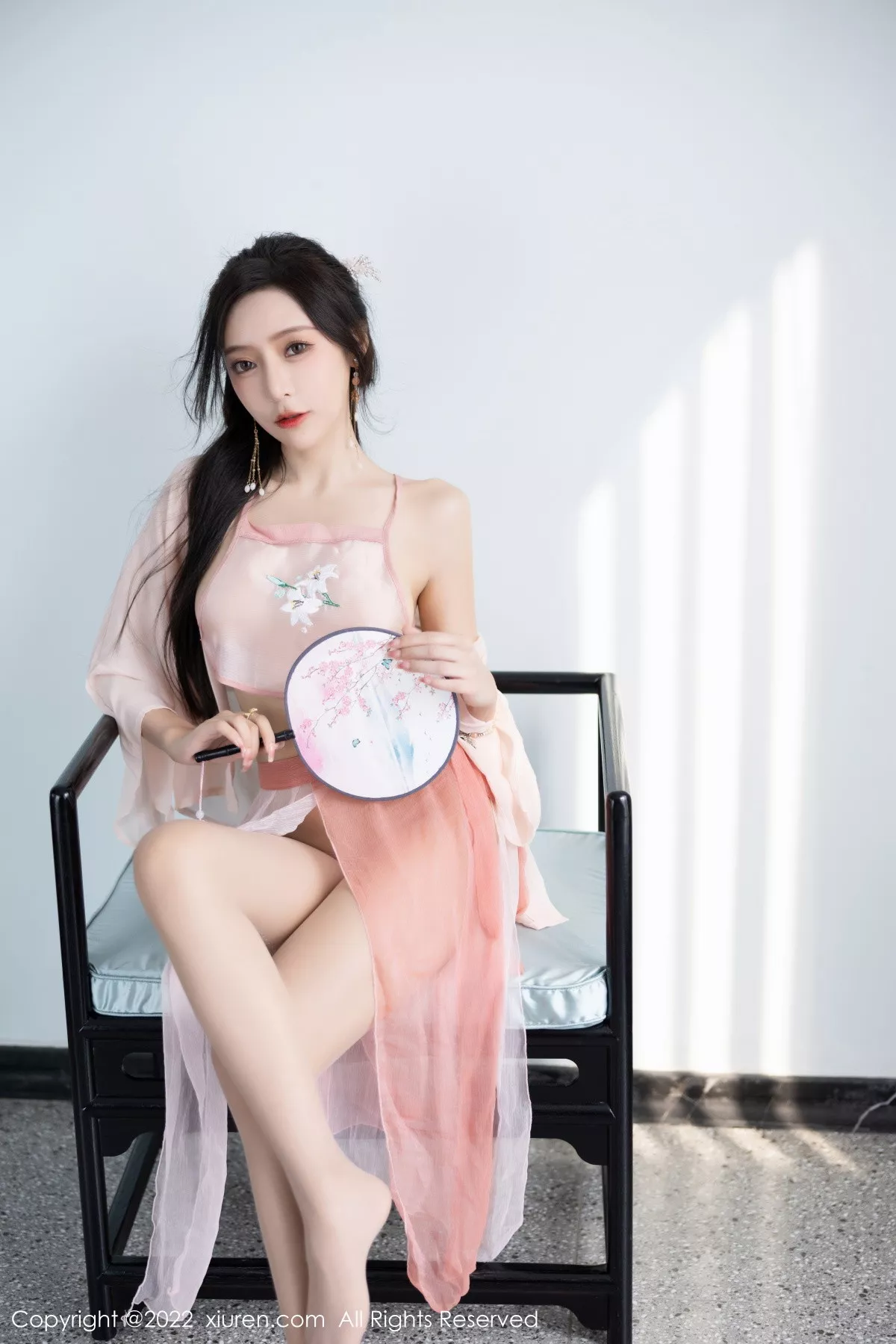 秀人集.com_[XiuRen秀人网]No.6040_女神王馨瑶yanni私房粉色肚兜配超薄肉丝秀惹火身材诱惑写真81P