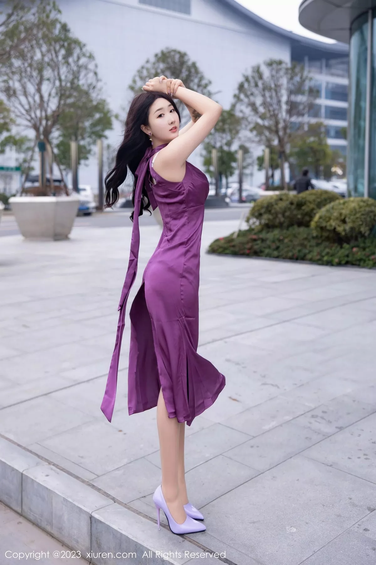 秀人集.com_[XiuRen秀人网]No.6462_模特江真真半脱紫色连衣长裙露性感白色蕾丝内衣迷人诱惑写真100P