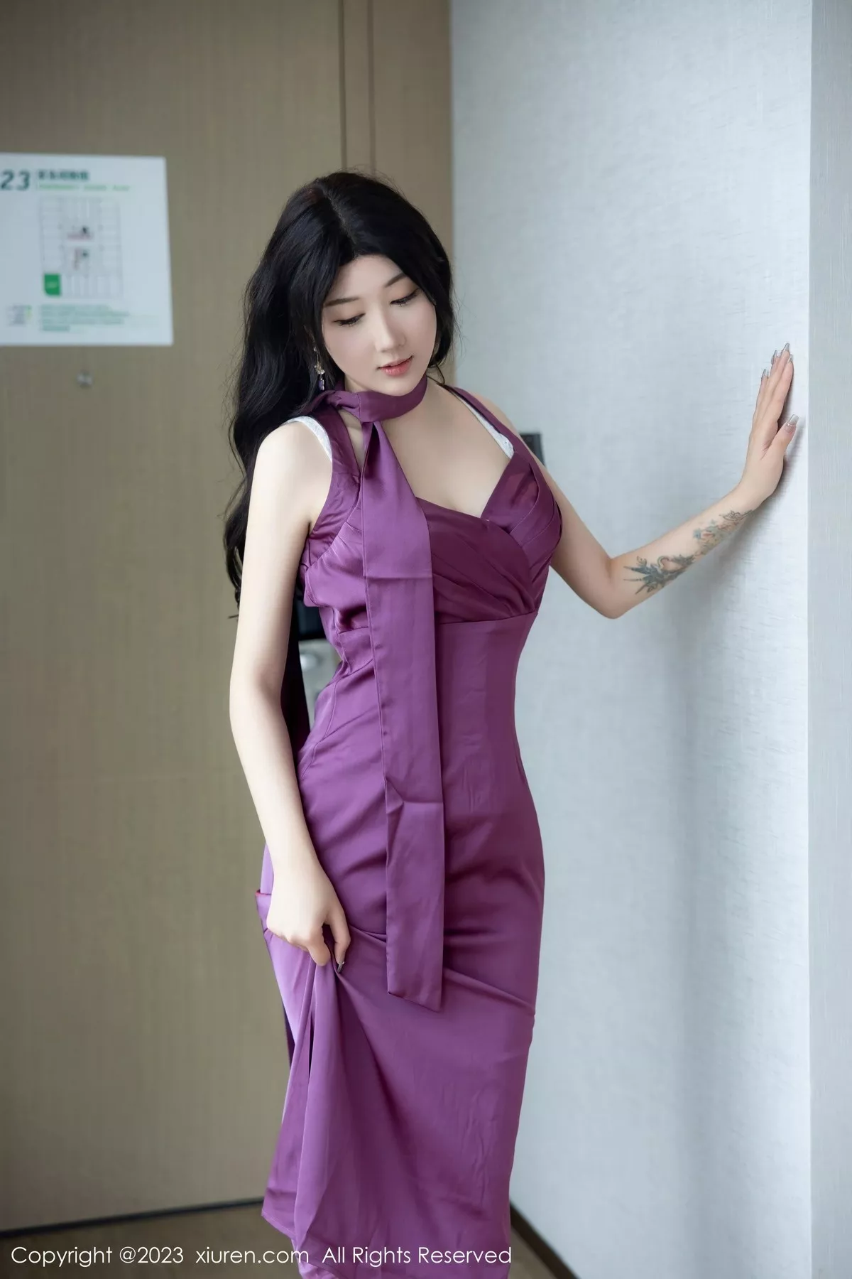 秀人集.com_[XiuRen秀人网]No.6462_模特江真真半脱紫色连衣长裙露性感白色蕾丝内衣迷人诱惑写真100P