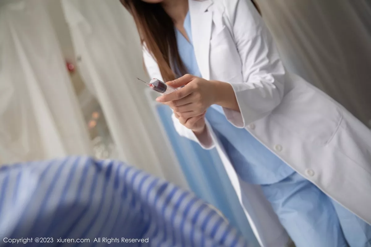 秀人集.com_[XiuRen秀人网]No.6849_女神绮里嘉ula美女医生装扮露蓝色蕾丝内衣秀曼妙身姿诱惑写真83P