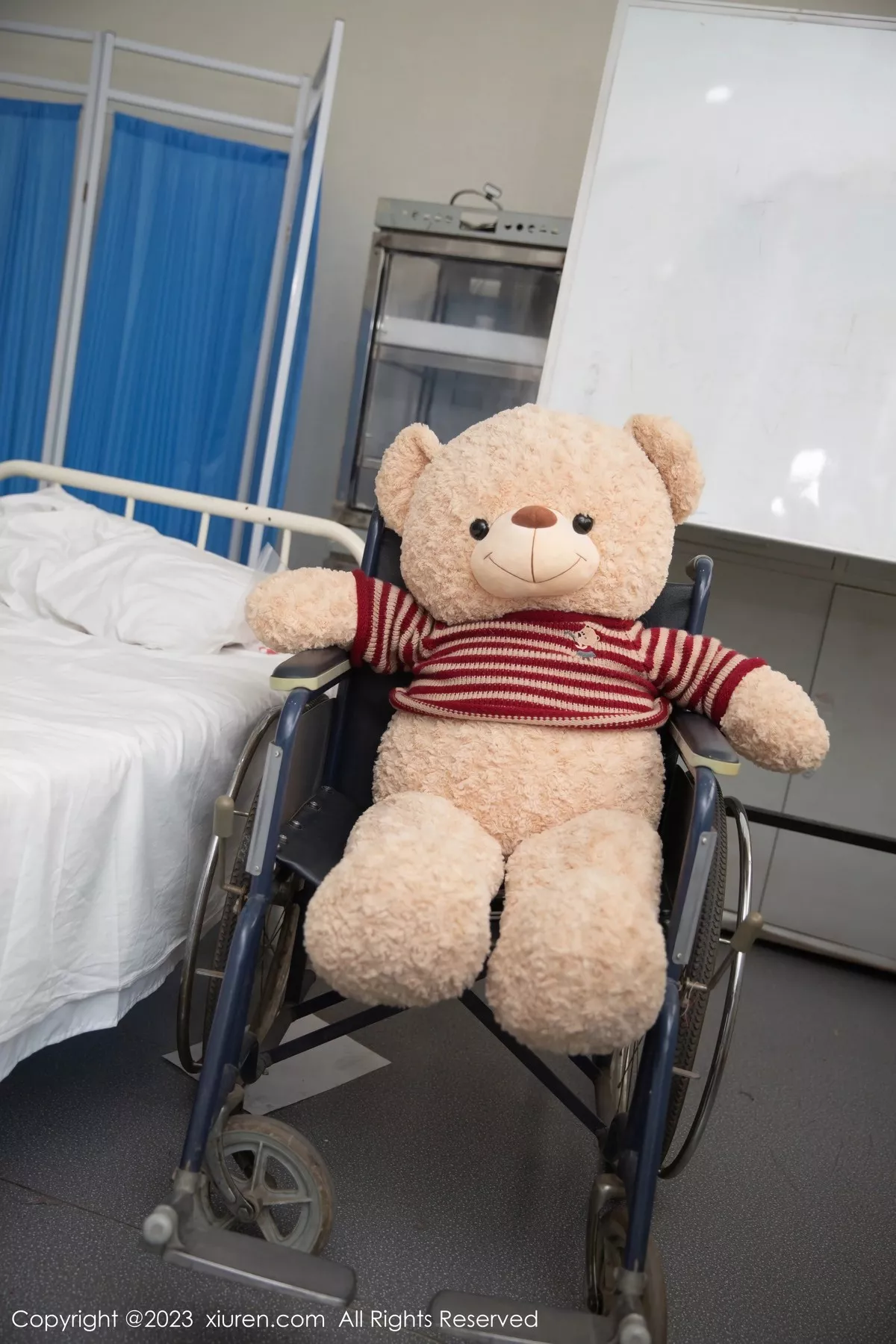 秀人集.com_[XiuRen秀人网]No.6849_女神绮里嘉ula美女医生装扮露蓝色蕾丝内衣秀曼妙身姿诱惑写真83P