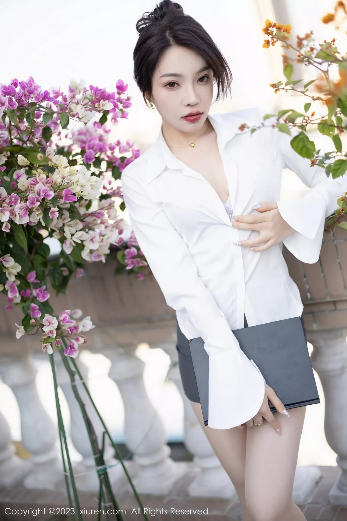 秀人集.com_[XiuRen秀人网]No.7002_女神徐莉芝Booty白上衣配灰短裙露浅色内衣秀曼妙身姿诱惑写真84P