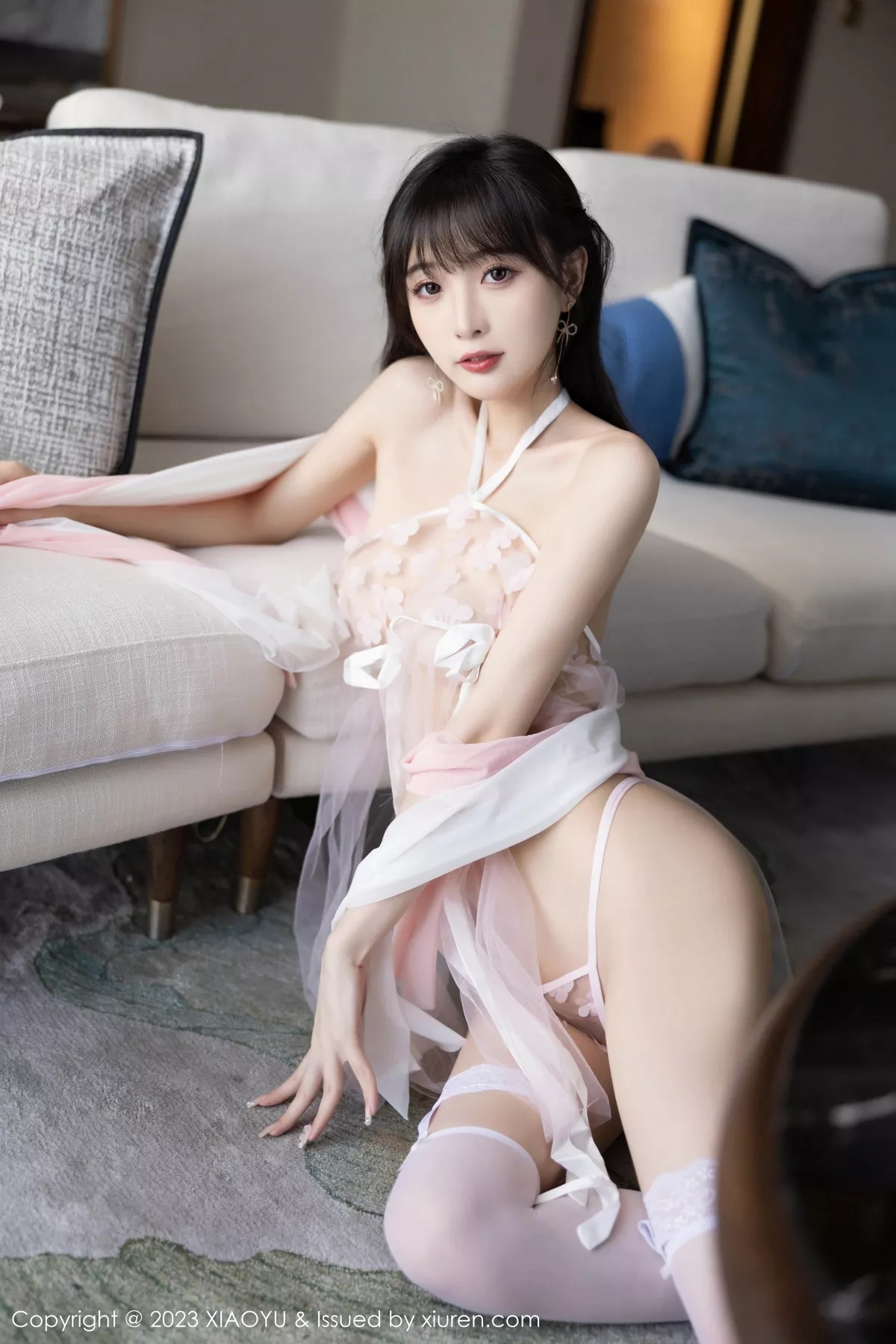 秀人集.com_[XiaoYu画语界]Vol.1071_模特林星阑性感浅色薄纱服饰+蓝杏色旗袍服秀曼妙身姿诱惑写真93P