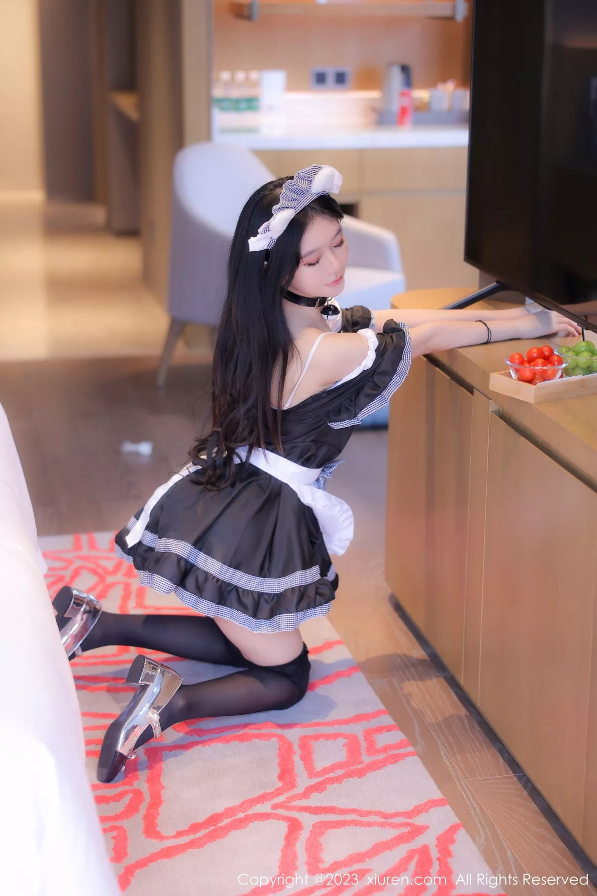 秀人集.com_[XiuRen秀人网]No.7237_模特幼幼性感白黑色女仆服配超薄黑丝秀完美身材迷人诱惑写真103P