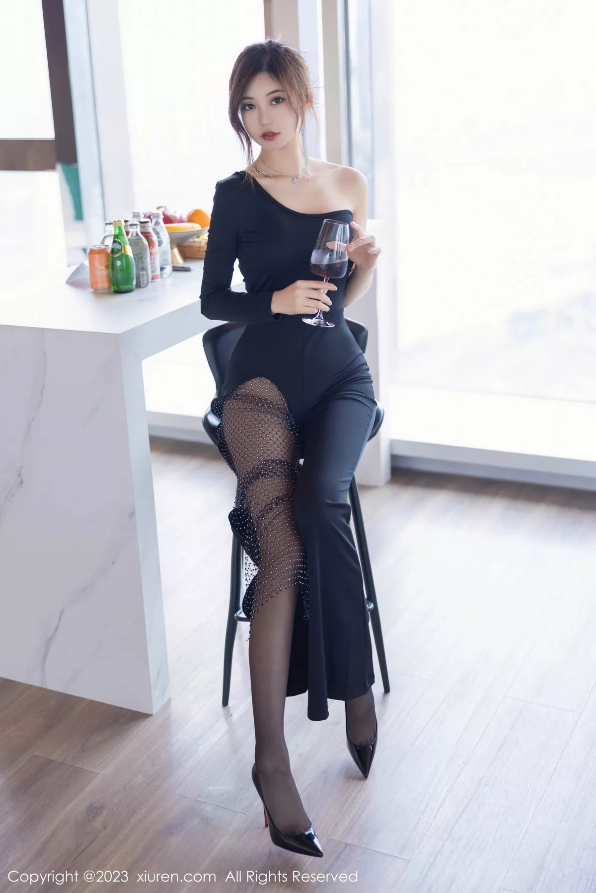 秀人集.com_[XiuRen秀人网]No.7117_女神绮里嘉ula性感黑色连衣长裙露黑色蕾丝内衣完美诱惑写真82P