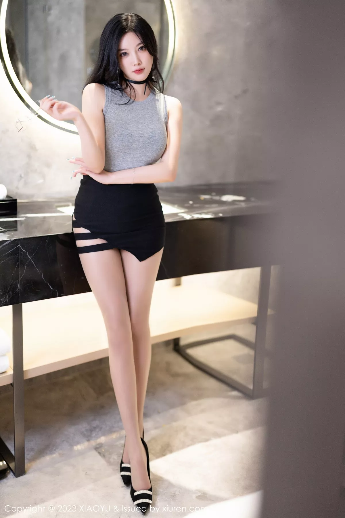 秀人集.com_[XiaoYu画语界]Vol.1117_女神杨晨晨Yome性感灰色情趣服+黑色内衣配原色丝袜诱惑写真82P