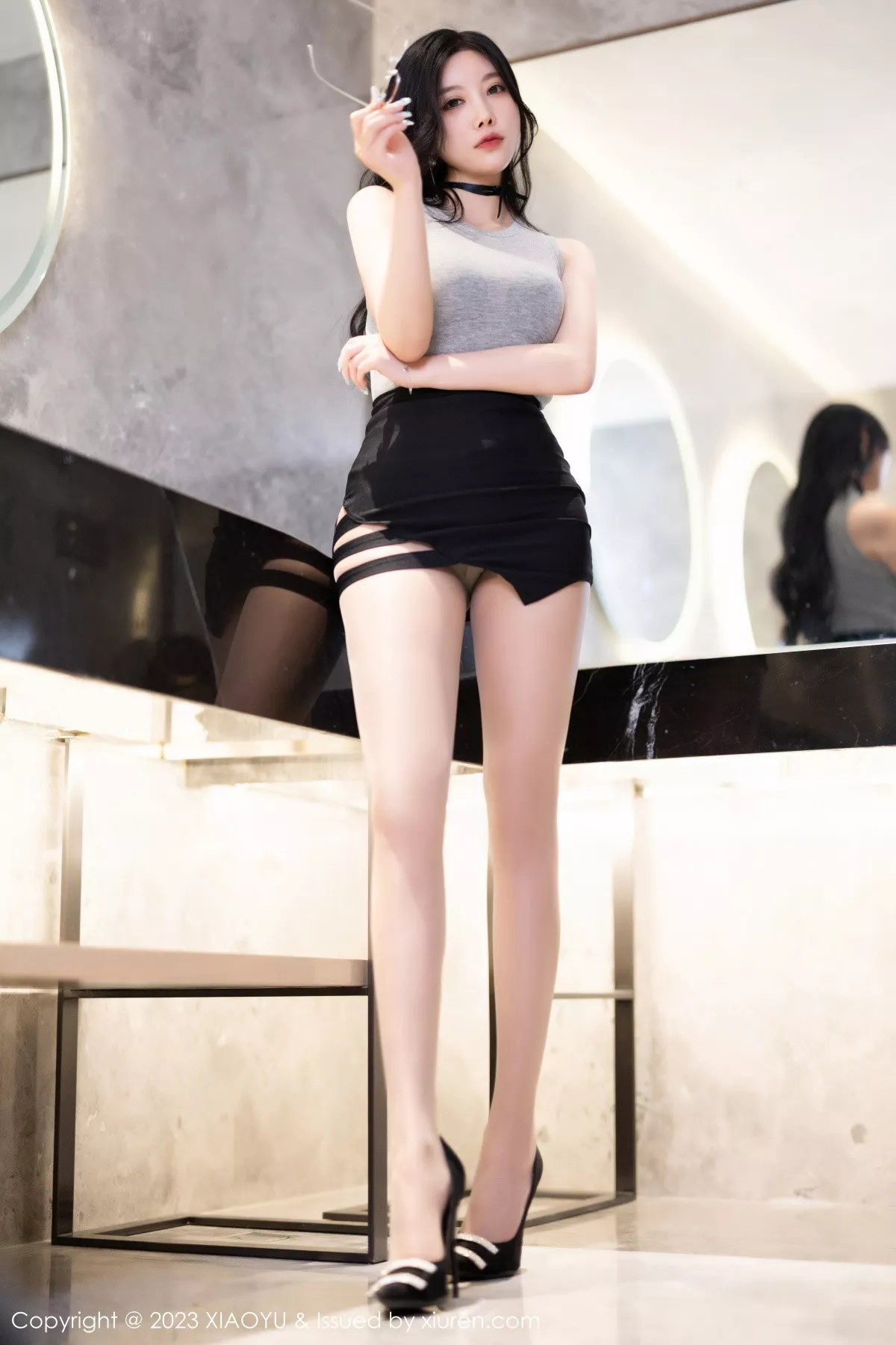 秀人集.com_[XiaoYu画语界]Vol.1117_女神杨晨晨Yome性感灰色情趣服+黑色内衣配原色丝袜诱惑写真82P