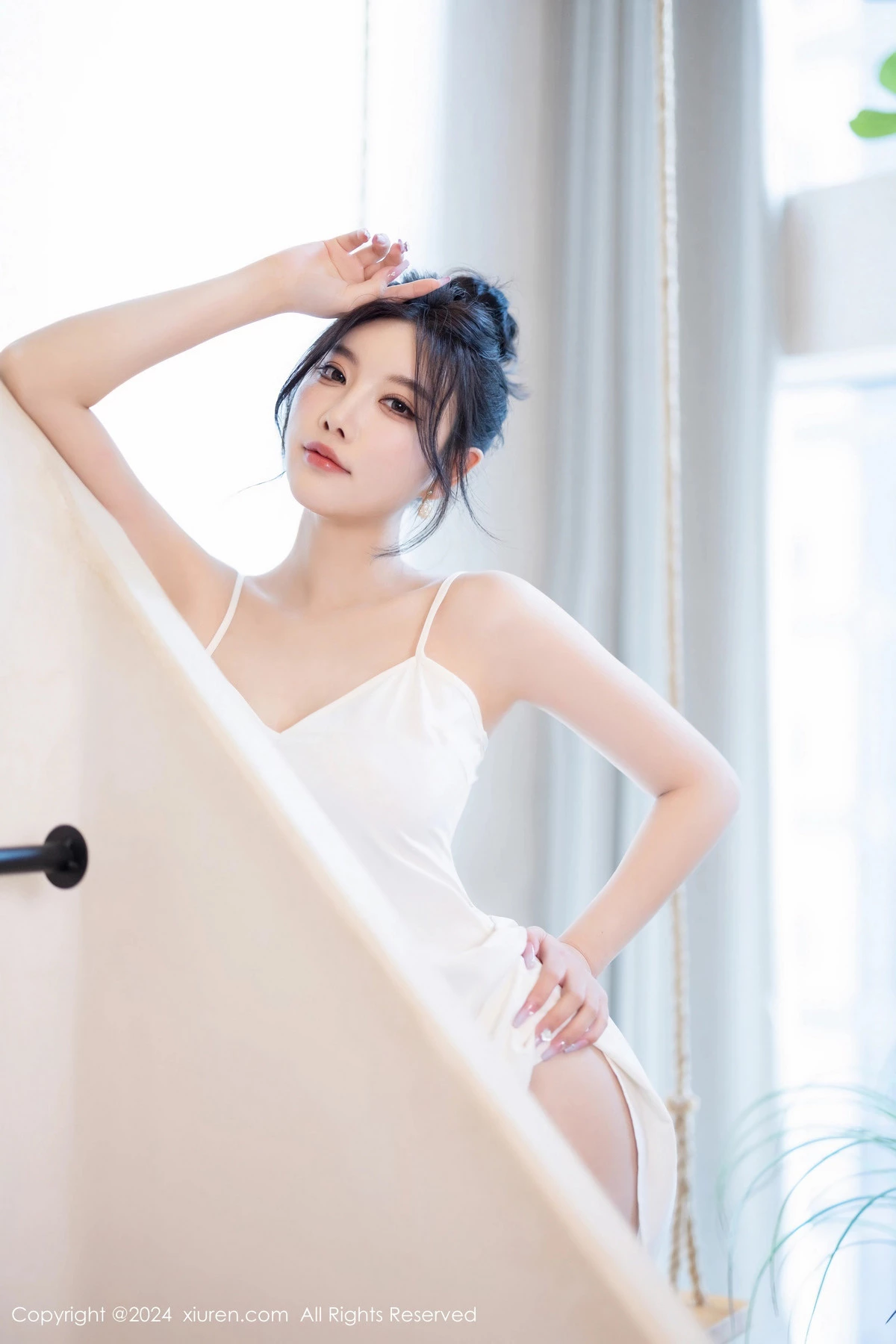 秀人集.com_[XiuRen秀人网]No.8538_女神杨晨晨Yome性感白色连衣裙配白色丝袜秀完美身材诱惑写真81P