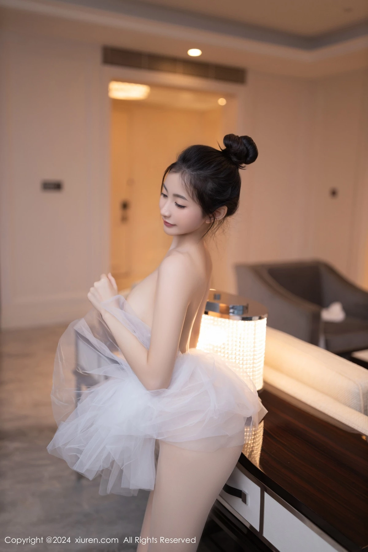 秀人集.com_[XiuRen秀人网]No.8657_模特鱼尾fish私房性感白色芭蕾短裙配白丝袜秀美腿玉足迷人写真80P