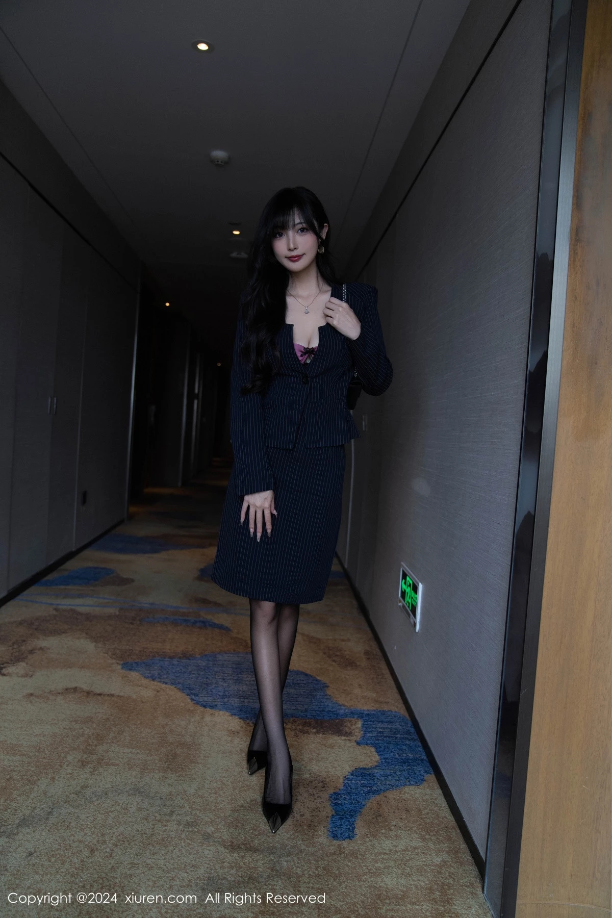 秀人集.com_[XiuRen秀人网]No.9186_模特林星阑私房性感紫色情趣内衣配黑丝袜秀曼妙身姿诱惑写真90P