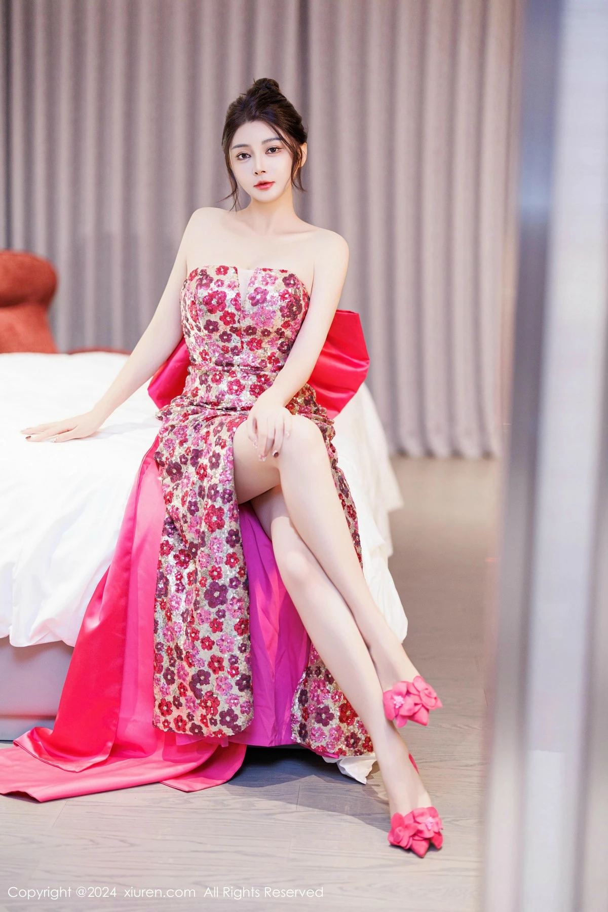 秀人集.com_[XiuRen秀人网]No.9688_模特凯竹Quinn性感绿色比基尼+红色连衣裙秀丰腴身材诱惑写真81P