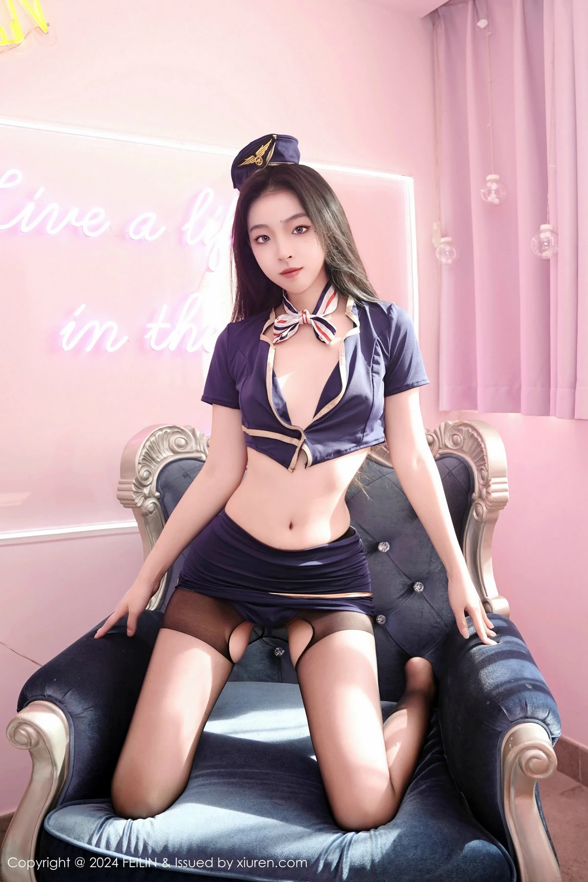 秀人集.com_[FeiLin嗲囡囡]VOL.494_模特芝樱性感空姐制服配开档黑丝秀曼妙身姿修长美腿诱惑写真89P