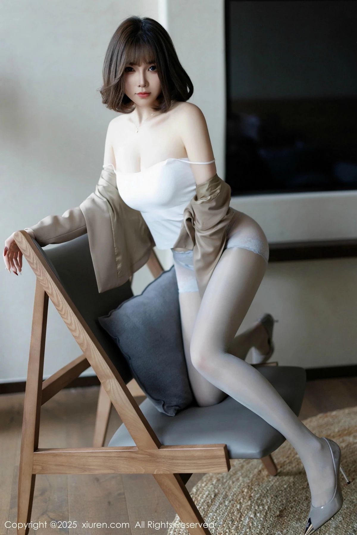 秀人集.com_[XiuRen秀人网]No.9844_女神徐莉芝Booty多套性感服饰穿搭配原色丝袜秀曼妙身姿诱惑写真88P