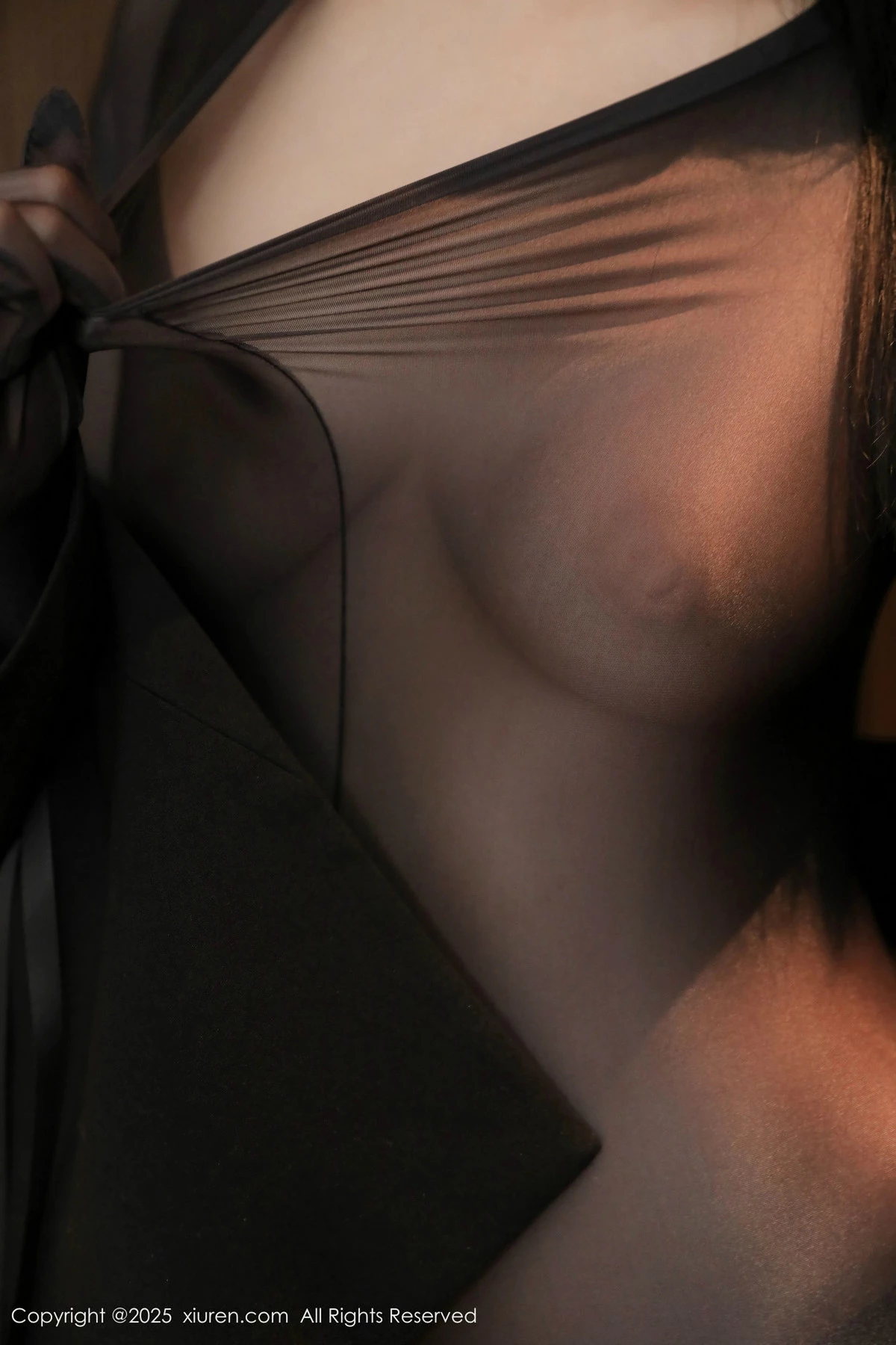 秀人集.com_[XiuRen秀人网]No.9987_模特Candy糖糖性感黑色西服露超薄连体黑丝秀丰腴身姿诱惑写真80P