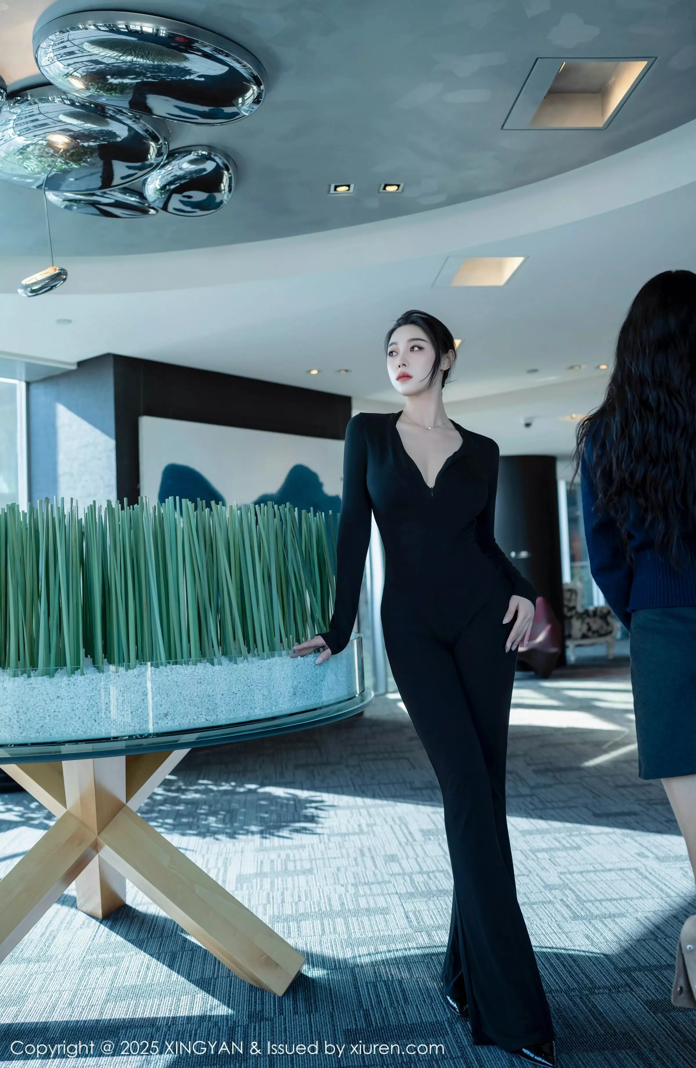 秀人集.com_[XINGYAN星颜社]VOL.322_模特清妙性感OL职业装露轻透黑色内衣秀完美身材诱惑写真81P