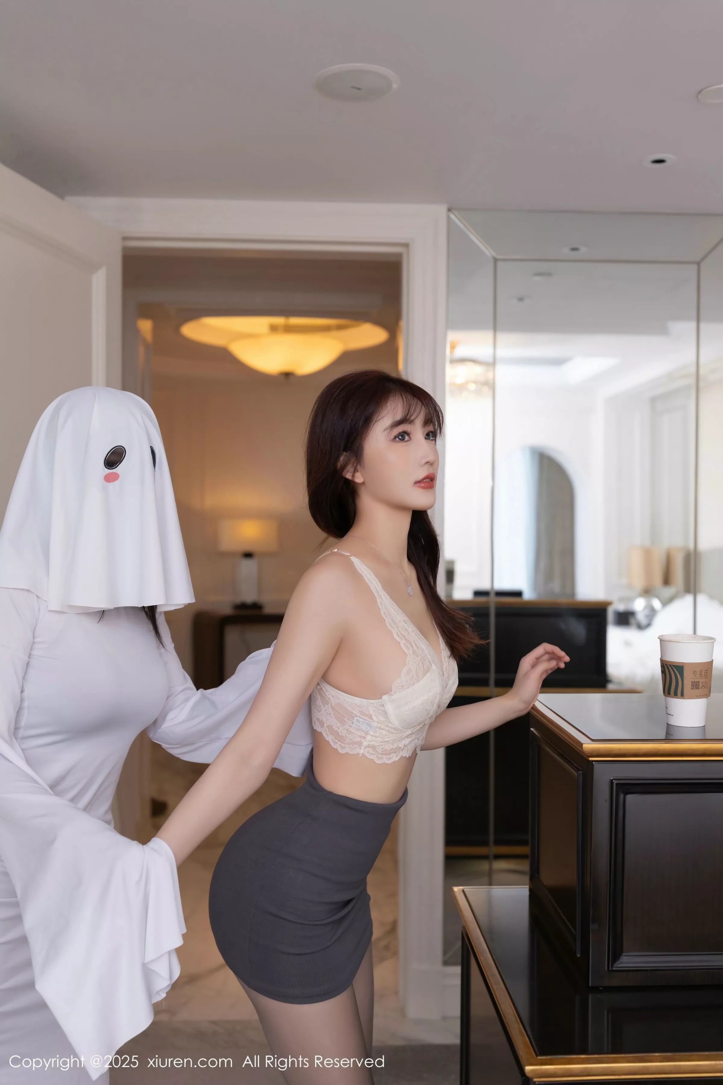 秀人集.com_[XiuRen秀人网]No.10282_模特陆萱萱性感灰色OL服饰露白色内衣配超薄黑丝秀美腿诱惑写真80P