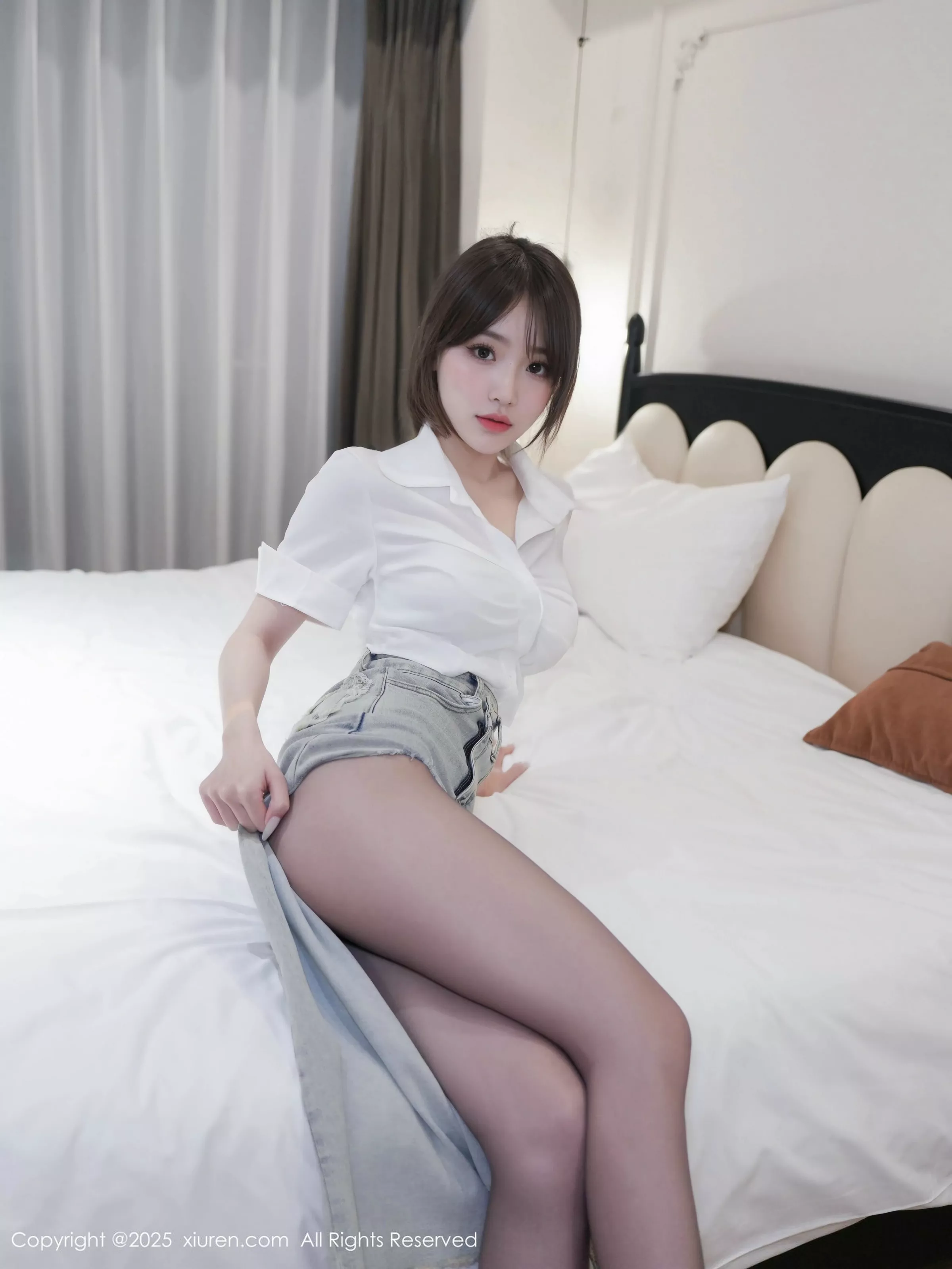 秀人集.com_[XiuRen秀人网]No.10294_模特汁汁性感白T配牛仔短裙露超薄无内黑丝秀惹火身材诱惑写真44P