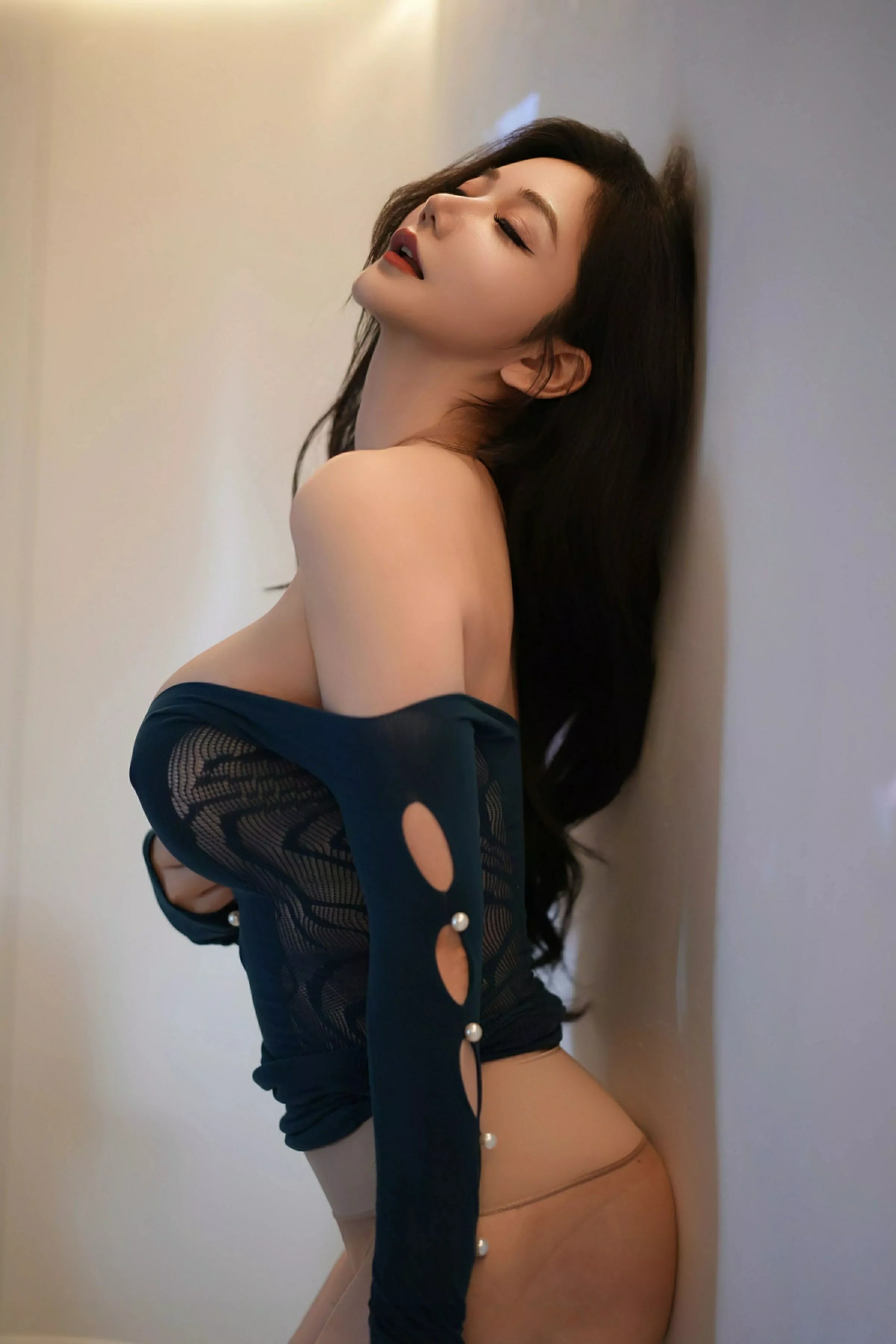 秀人集.com_[YouMi尤蜜荟]Vol.1143_女神心妍小公主性感蓝色连衣短裙配超薄肉丝秀丰满身材诱惑写真85P