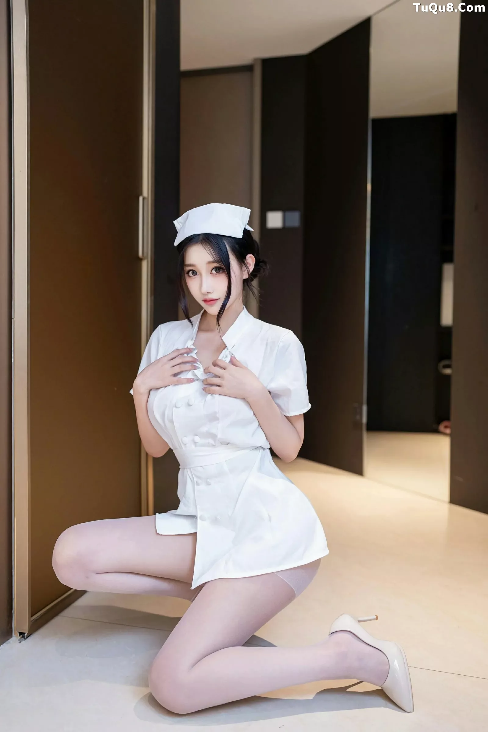 秀人集.com_[XINGYAN星颜社]VOL.362_新人模特木森vita性感白色护士制服露丰满身材胶带遮点诱惑写真79P