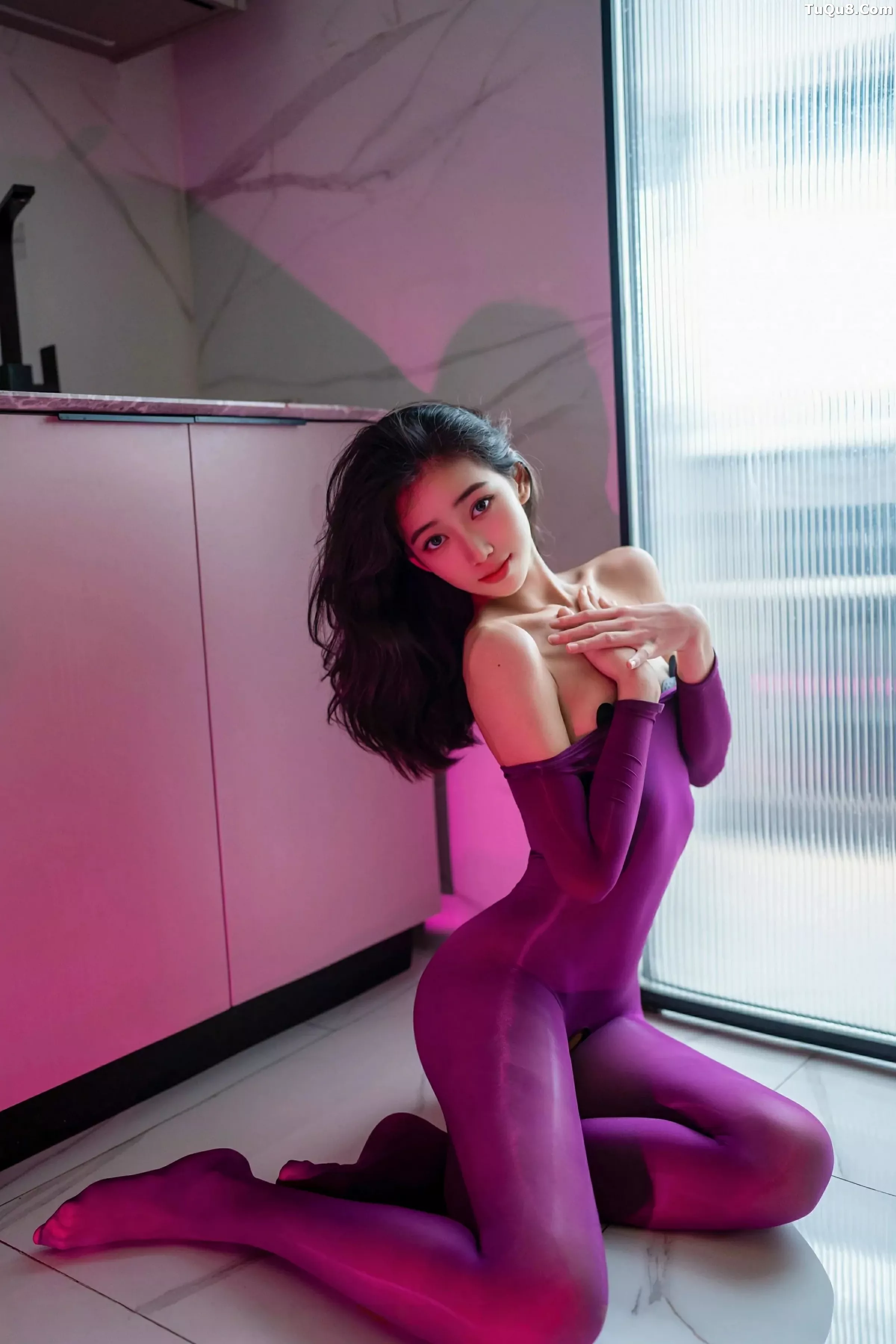 秀人集.com_[XINGYAN星颜社]VOL.363_模特时安安浴室场景性感紫色连体丝袜秀柔美身姿撩人诱惑写真81P