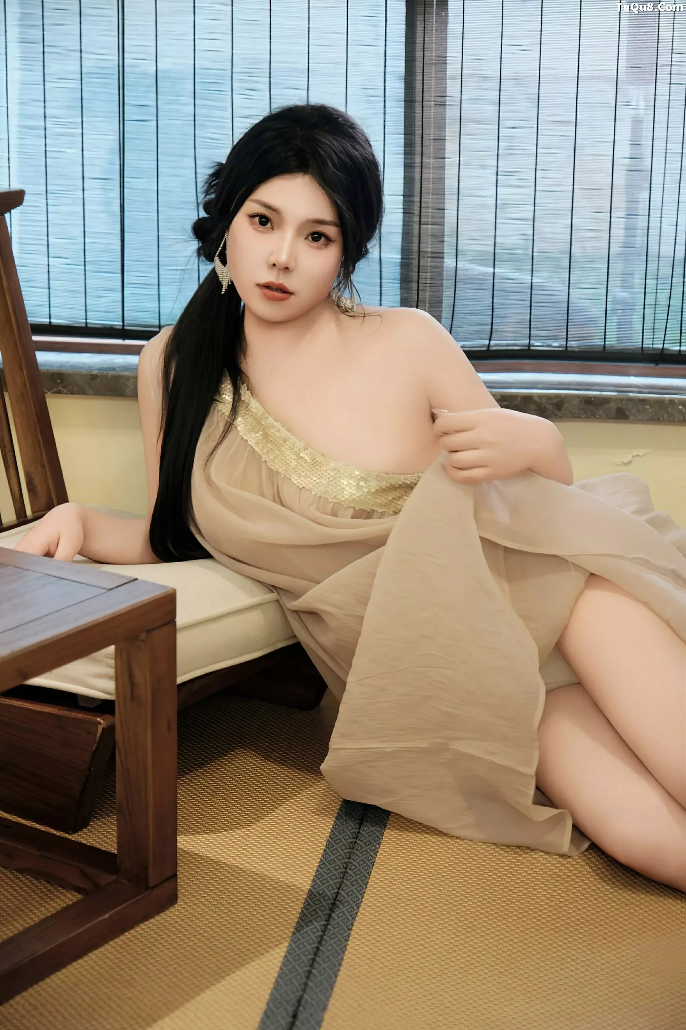 秀人集.com_[XiuRen秀人网]No.10500_模特麦田私房性感透视薄纱连衣长裙半脱秀丰乳肥臀惹火诱惑写真50P